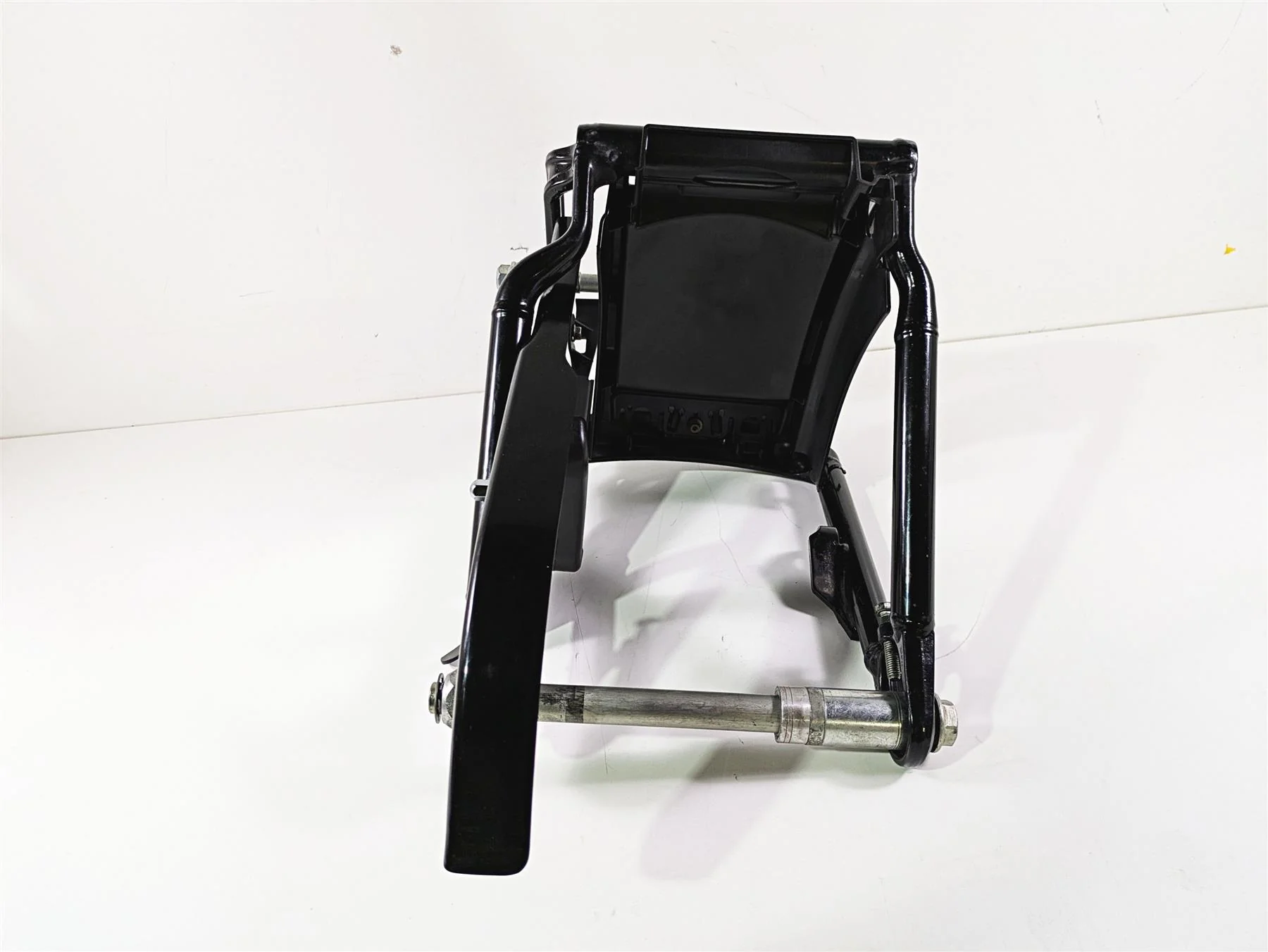 2009 Harley FLSTSB Cross Bones Rear Swing Arm Swingarm + Axle 47573-11BHP - Image 2