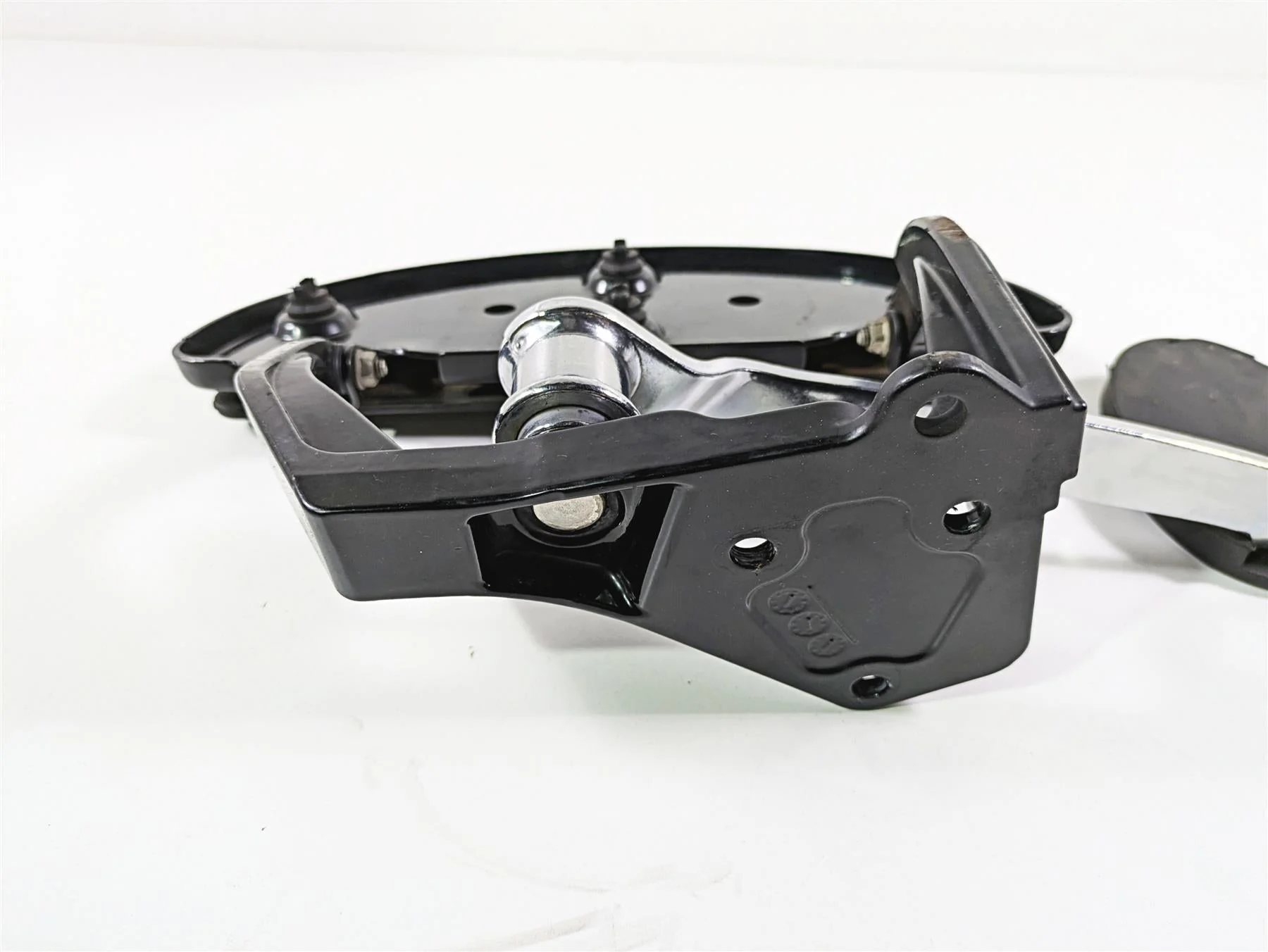 2009 Harley FLSTSB Cross Bones Right Floor Board & Brake Pedal - Read 50600026 - Image 11