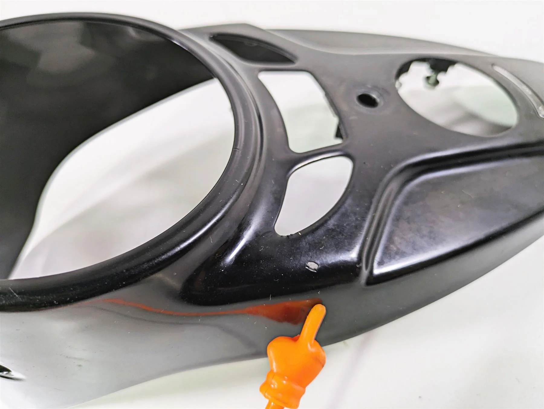 2009 Harley FLSTSB Cross Bones Speedometer Cover Tank Dash 71952-08 - Image 5
