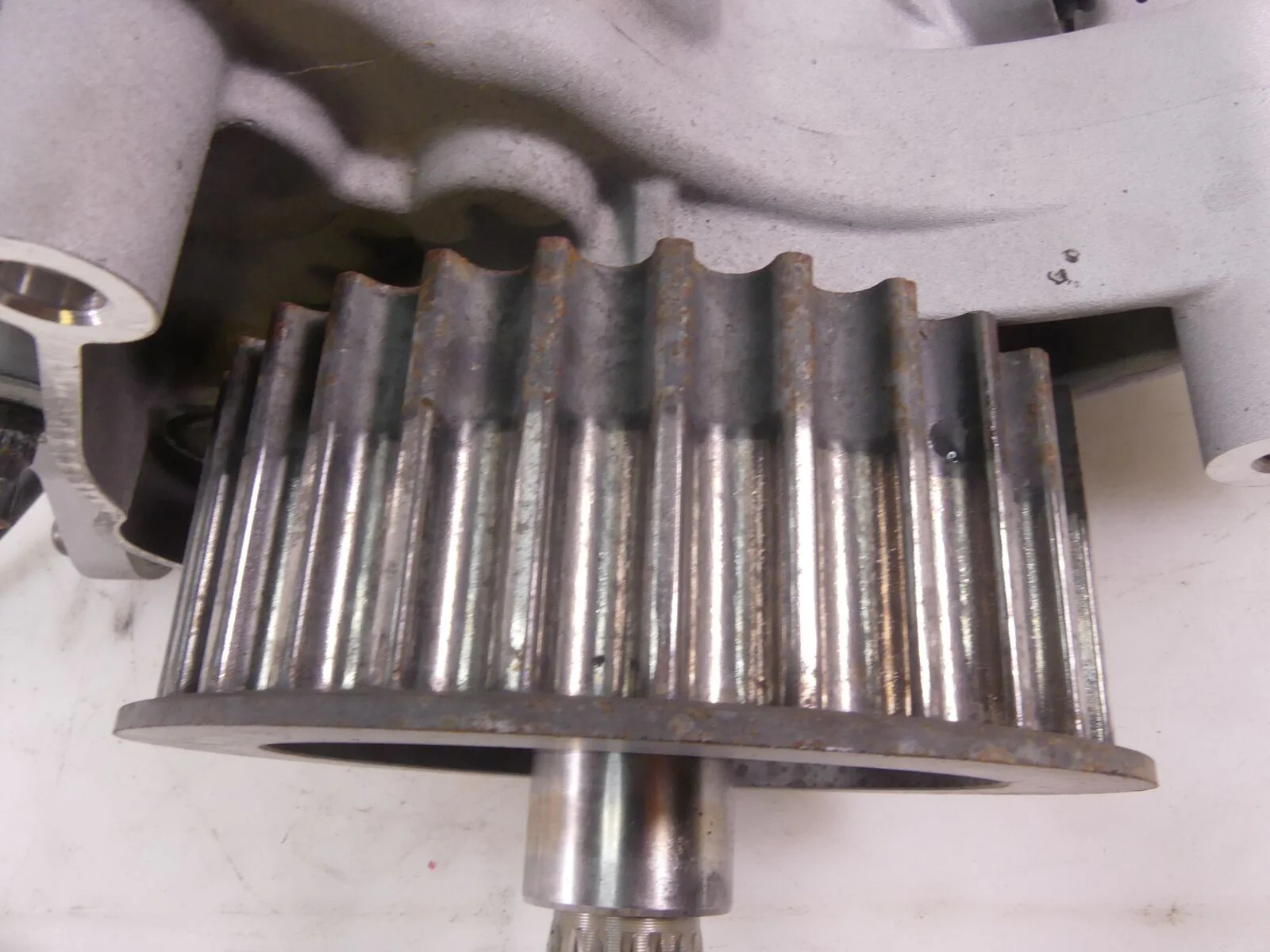2009 Harley FXCW Softail Rocker 6-Speed Transmission Gear Box 14K  33153-09 - Image 7