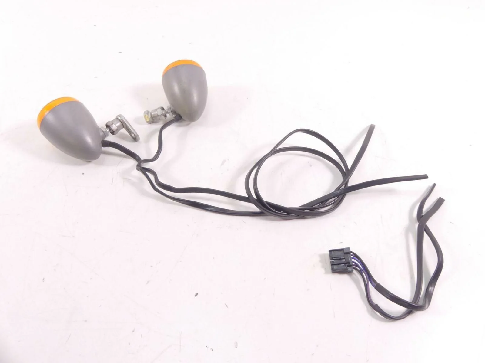 2009 Harley FXCW Softail Rocker Front Blinker Turn Signal Set - Read 69965-08 - Image 3
