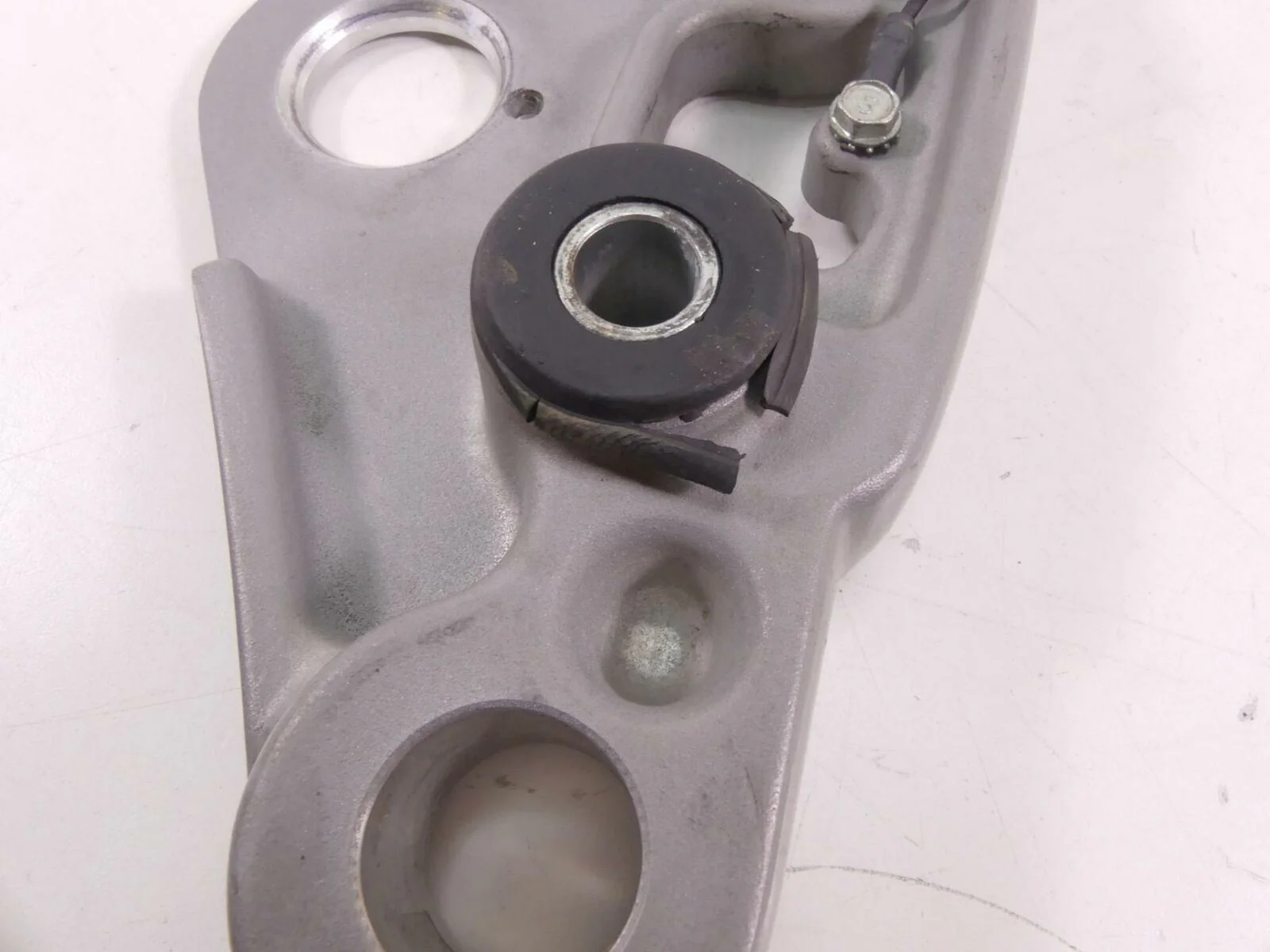 2009 Harley FXCW Softail Rocker Upper Triple Tree Steering Clamp  46705-08 - Image 7