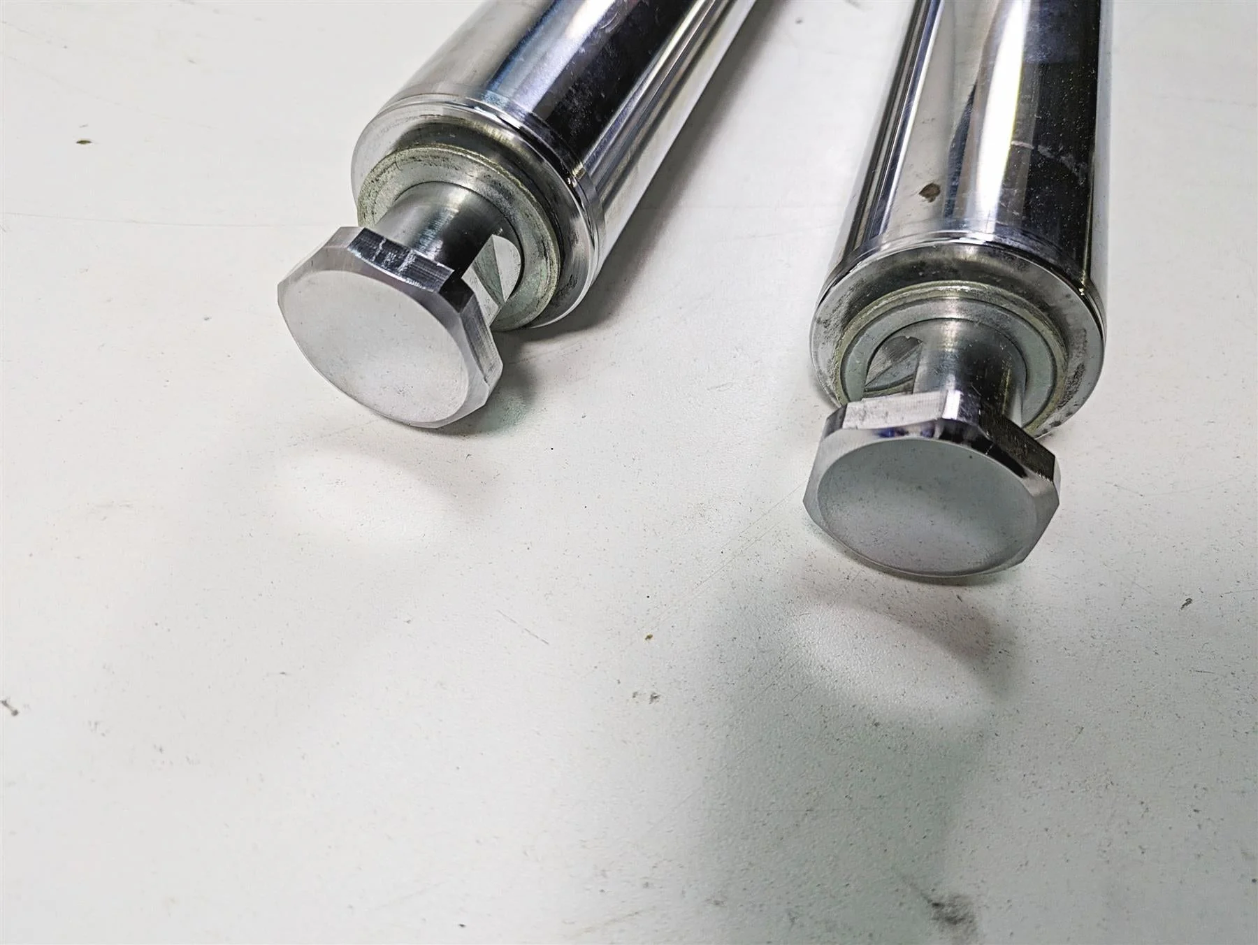 2009 Harley FXCWC Softail Rocker C Chrome Front Fork Leg Set - Read 46950-08 - Image 10