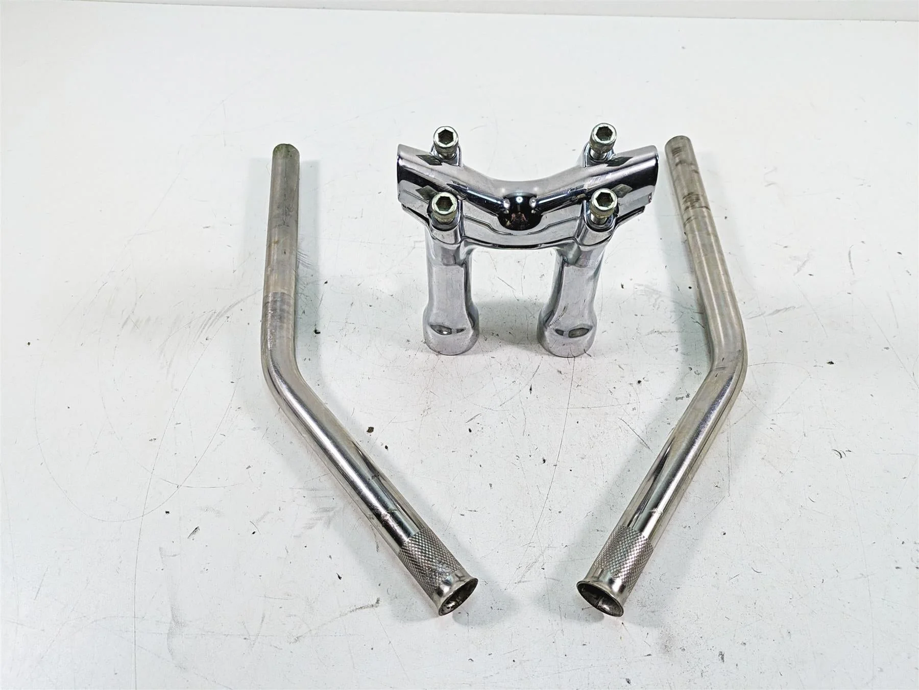 2009 Harley FXCWC Softail Rocker C Handlebars & Riser Set 56103-08 55992-08