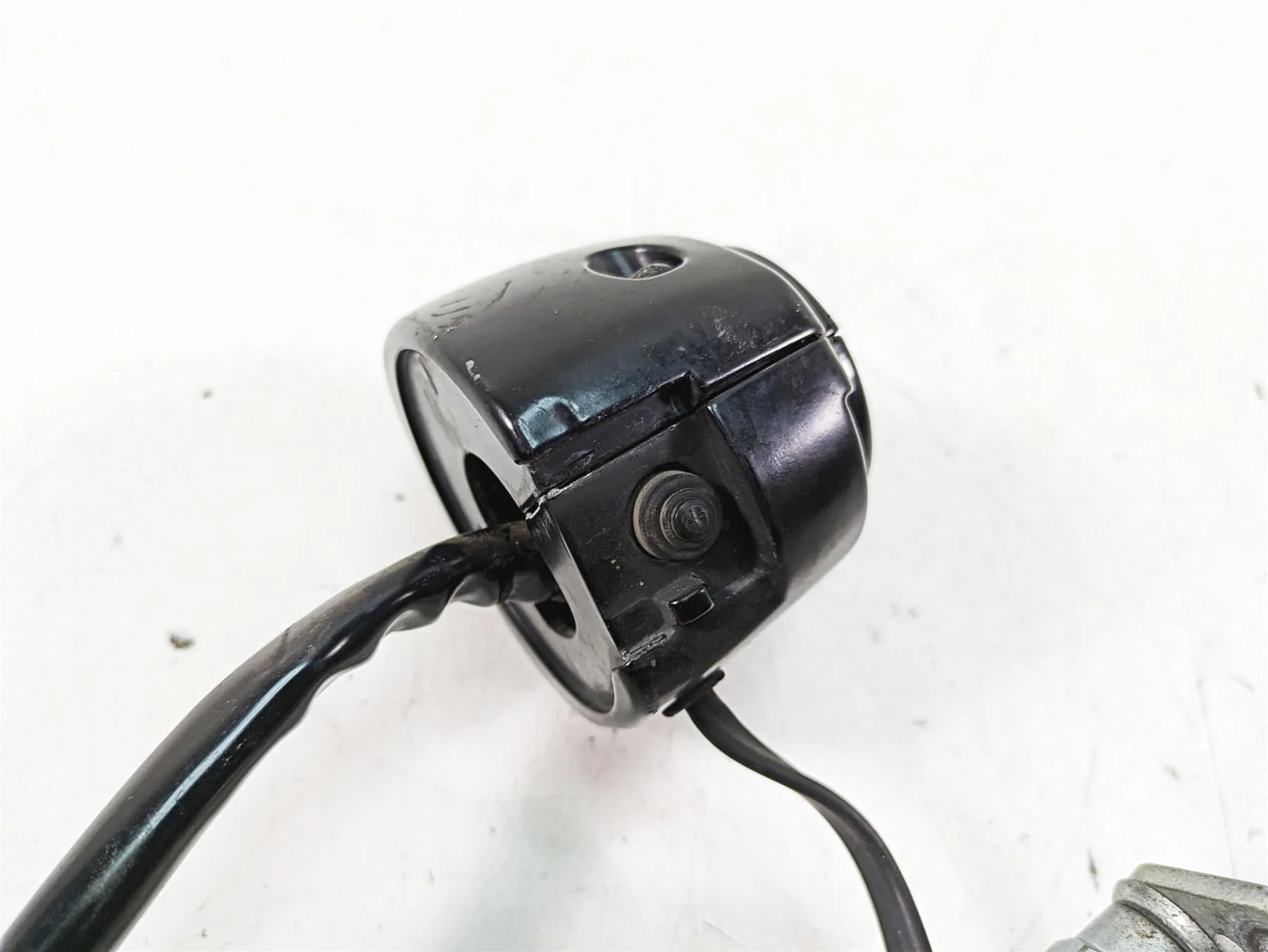 2009 Harley FXCWC Softail Rocker C Left Control Switch Blinker - Read 71682-06 - Image 9