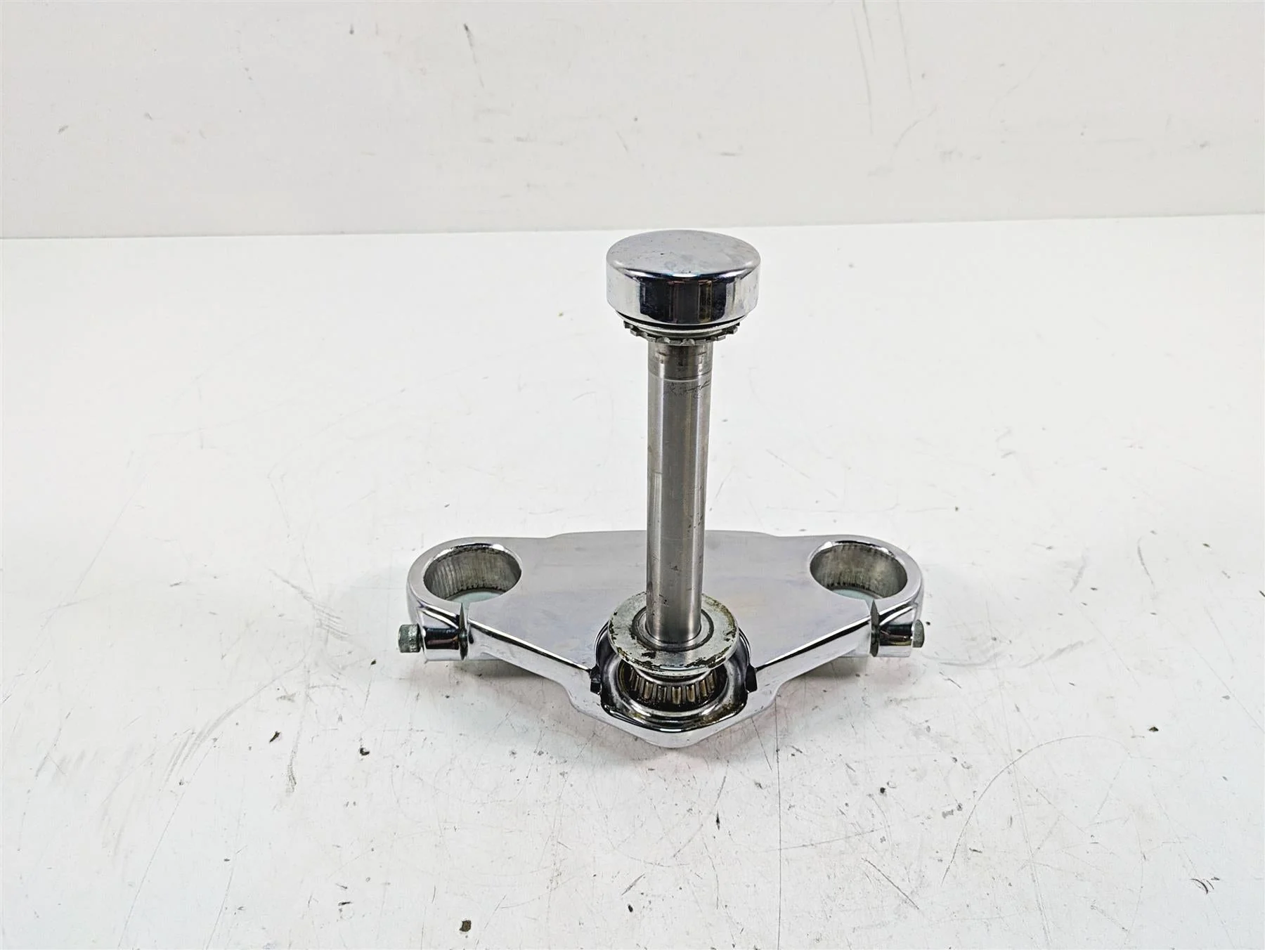2009 Harley FXCWC Softail Rocker C Lower Triple Tree Steering Stem 46429-08 - Image 3