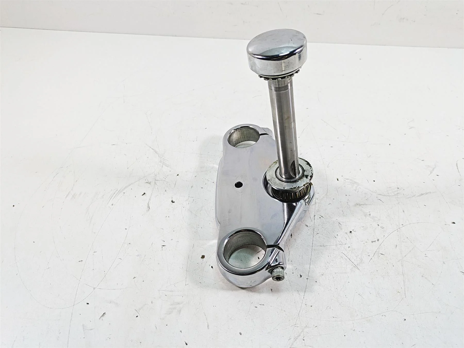 2009 Harley FXCWC Softail Rocker C Lower Triple Tree Steering Stem 46429-08 - Image 4