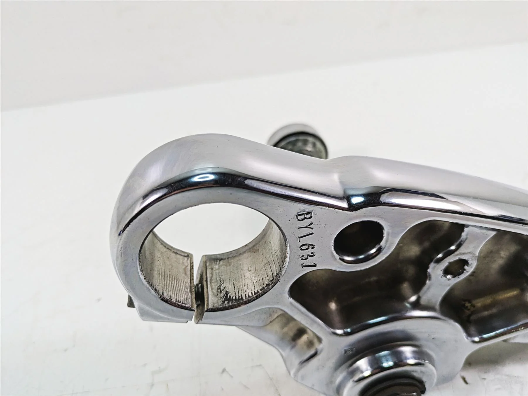 2009 Harley FXCWC Softail Rocker C Lower Triple Tree Steering Stem 46429-08 - Image 9
