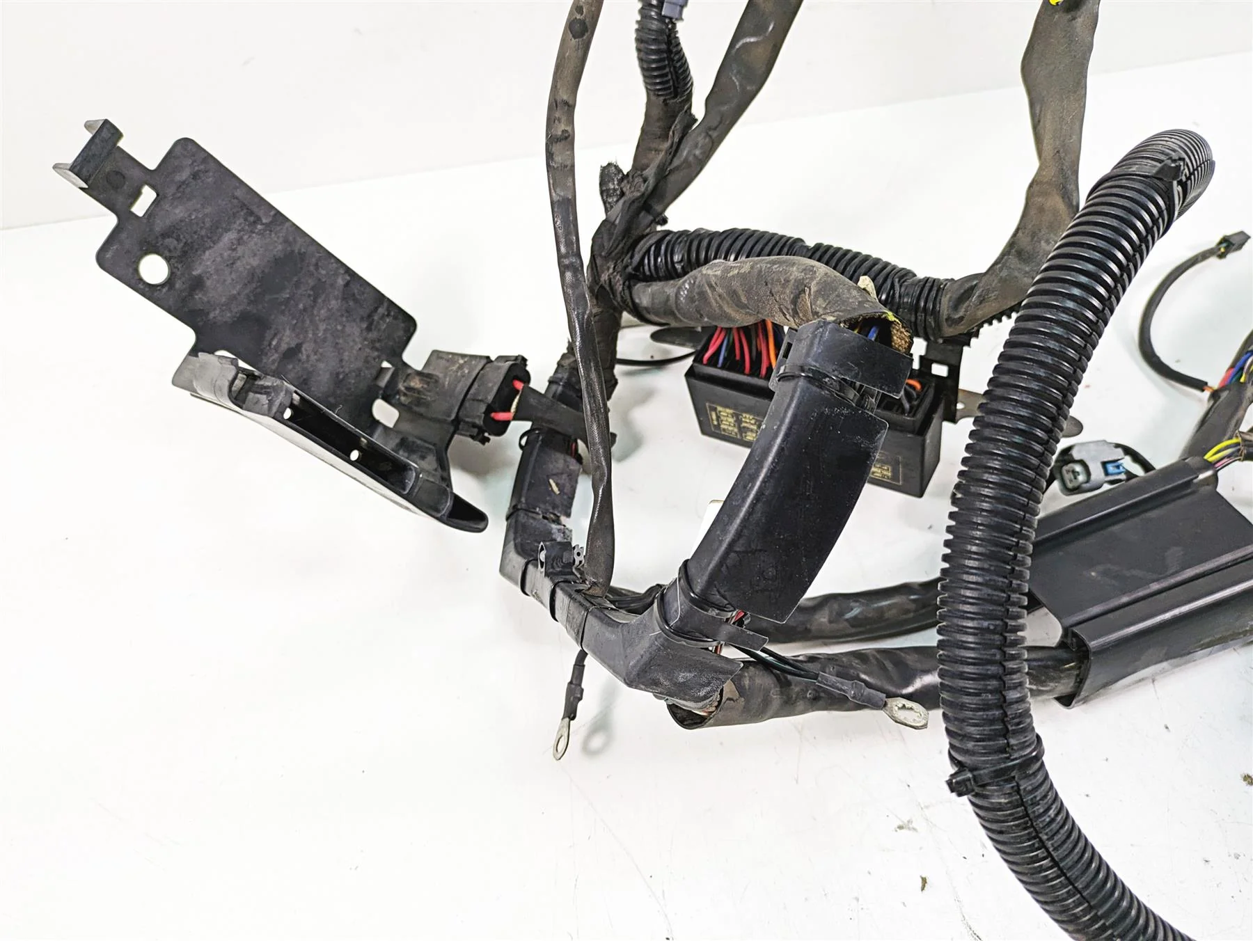 2009 Harley FXCWC Softail Rocker C Main Wiring Harness Loom - No Cut 70452-08 - Image 11