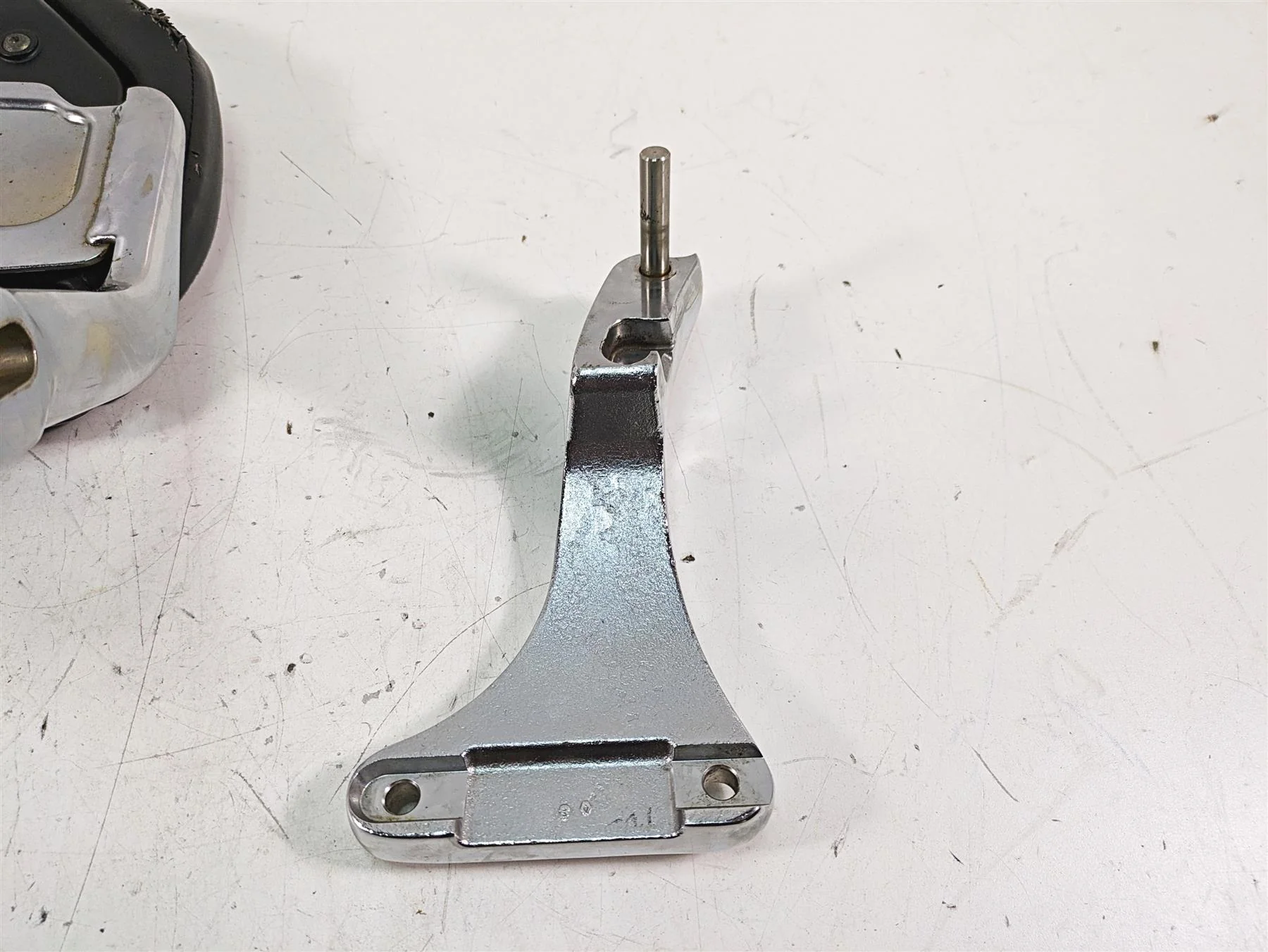 2009 Harley FXCWC Softail Rocker C Rear Seat & Support Mount Set -Read 51691-08 - Image 9