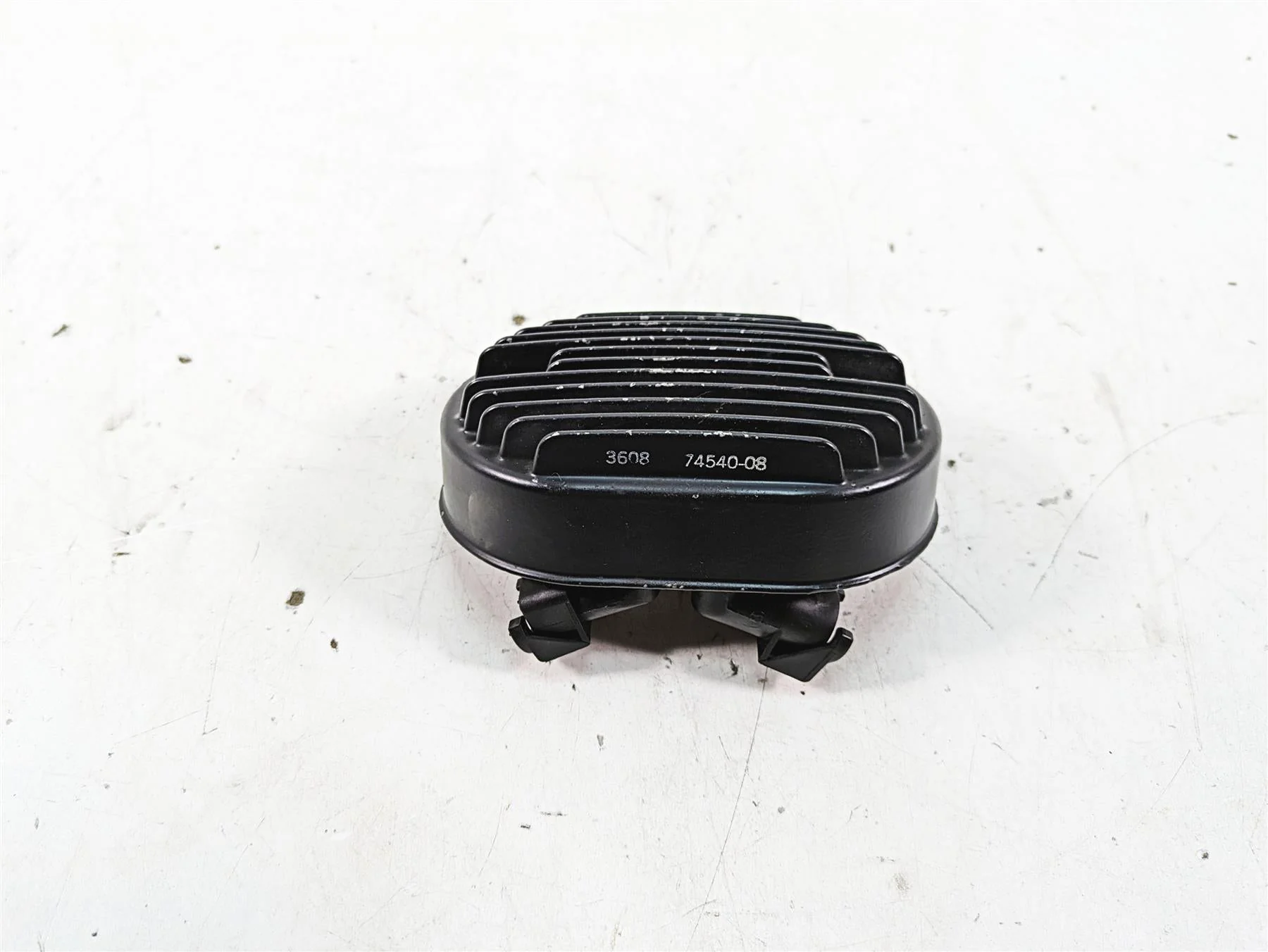 2009 Harley FXCWC Softail Rocker C Rectifier Voltage Regulator 74540-08 - Image 3