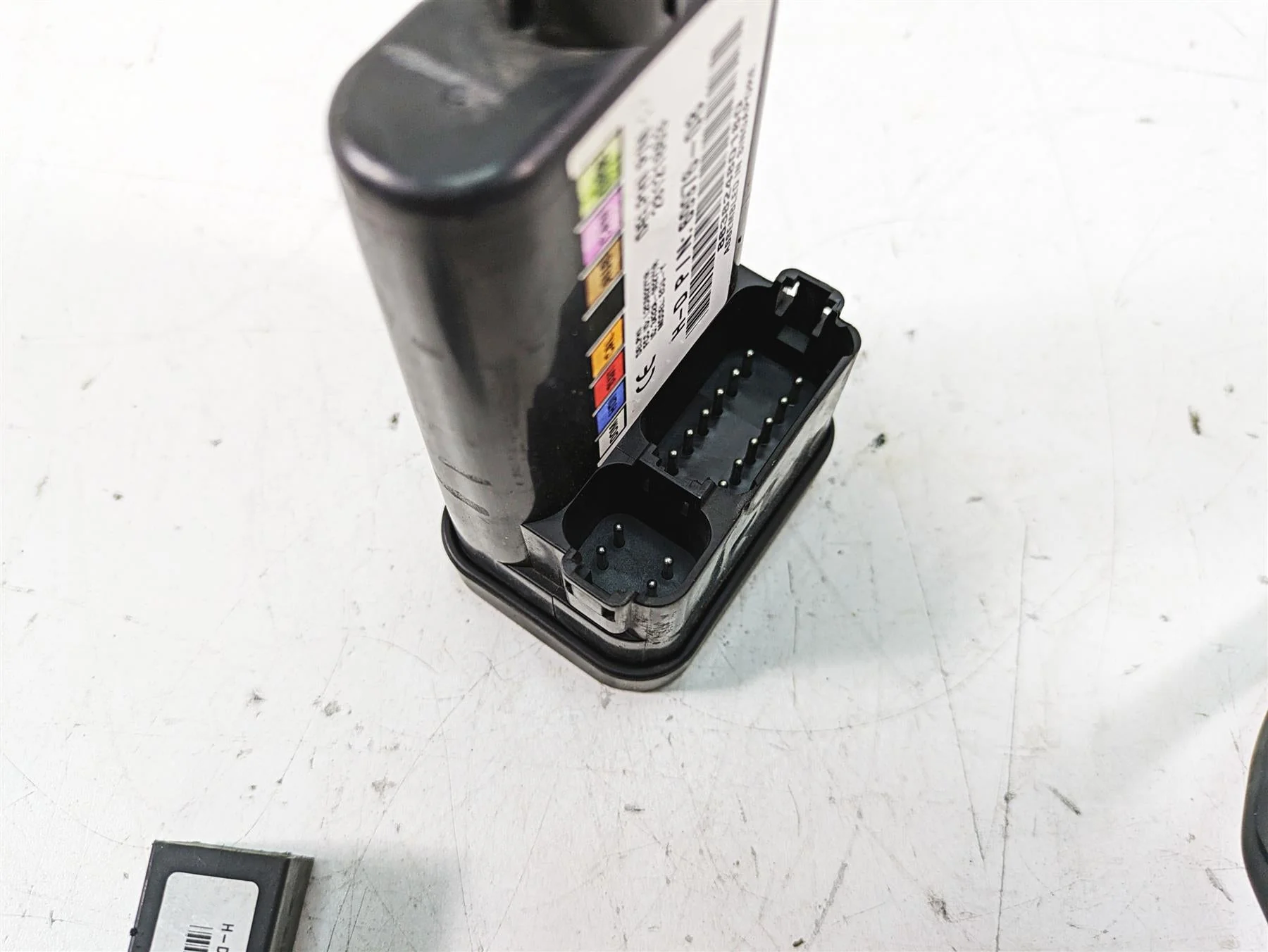 2009 Harley FXCWC Softail Rocker C Tssm Turn Signal Security Module Set 69976-08 - Image 9