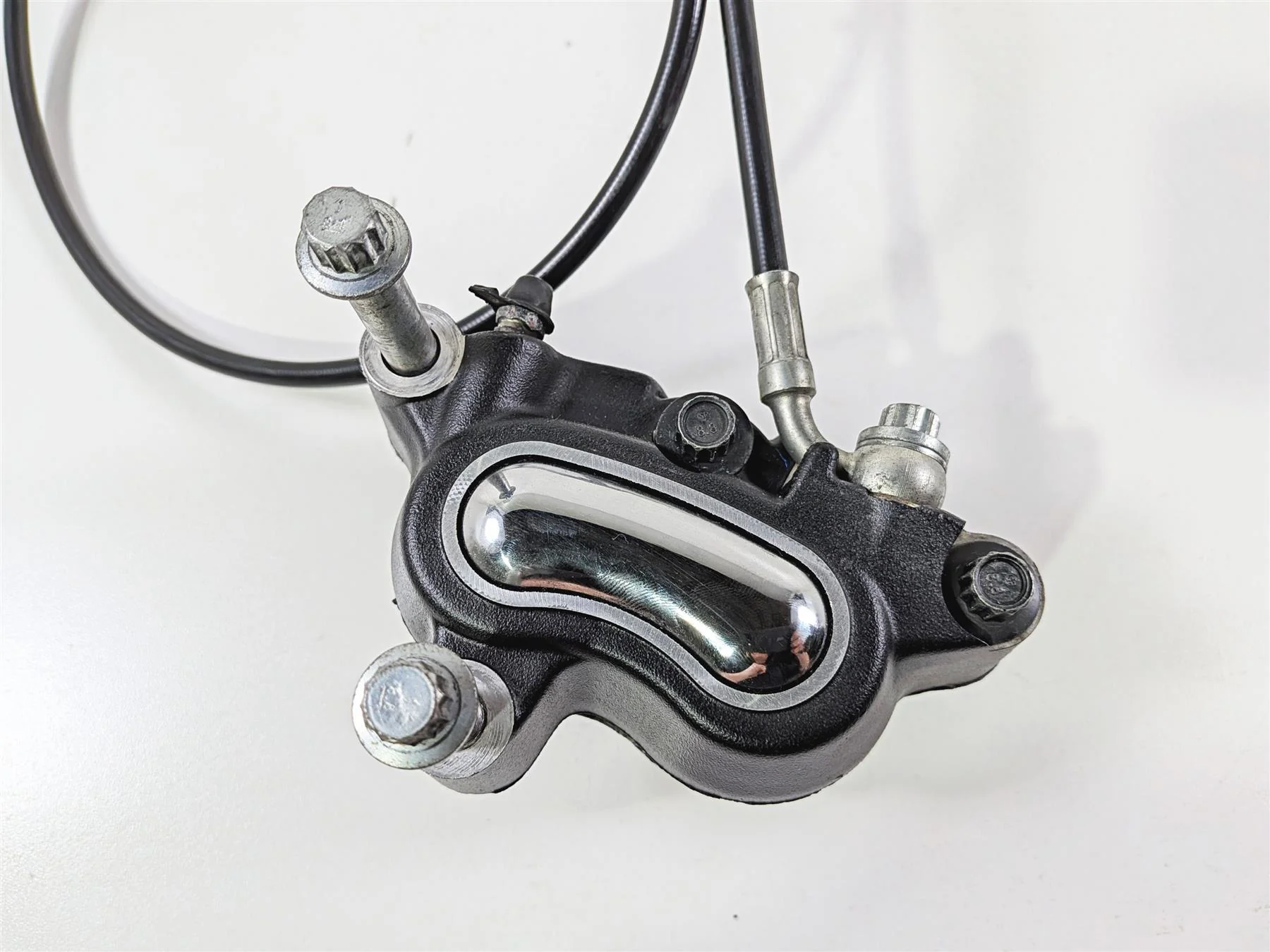 2009 Harley FXCWC Softail Rocker Front Brake Caliper + Line - Read 44464-08 - Image 10