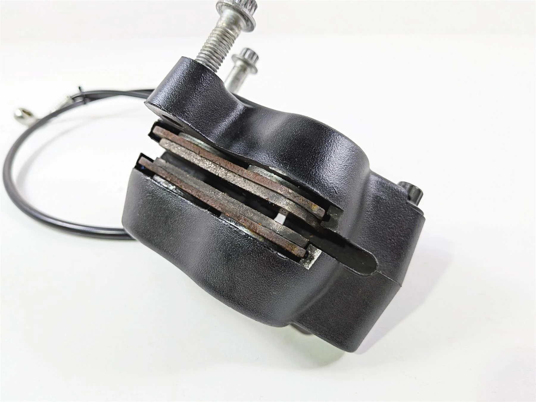 2009 Harley FXCWC Softail Rocker Front Brake Caliper + Line - Read 44464-08 - Image 9