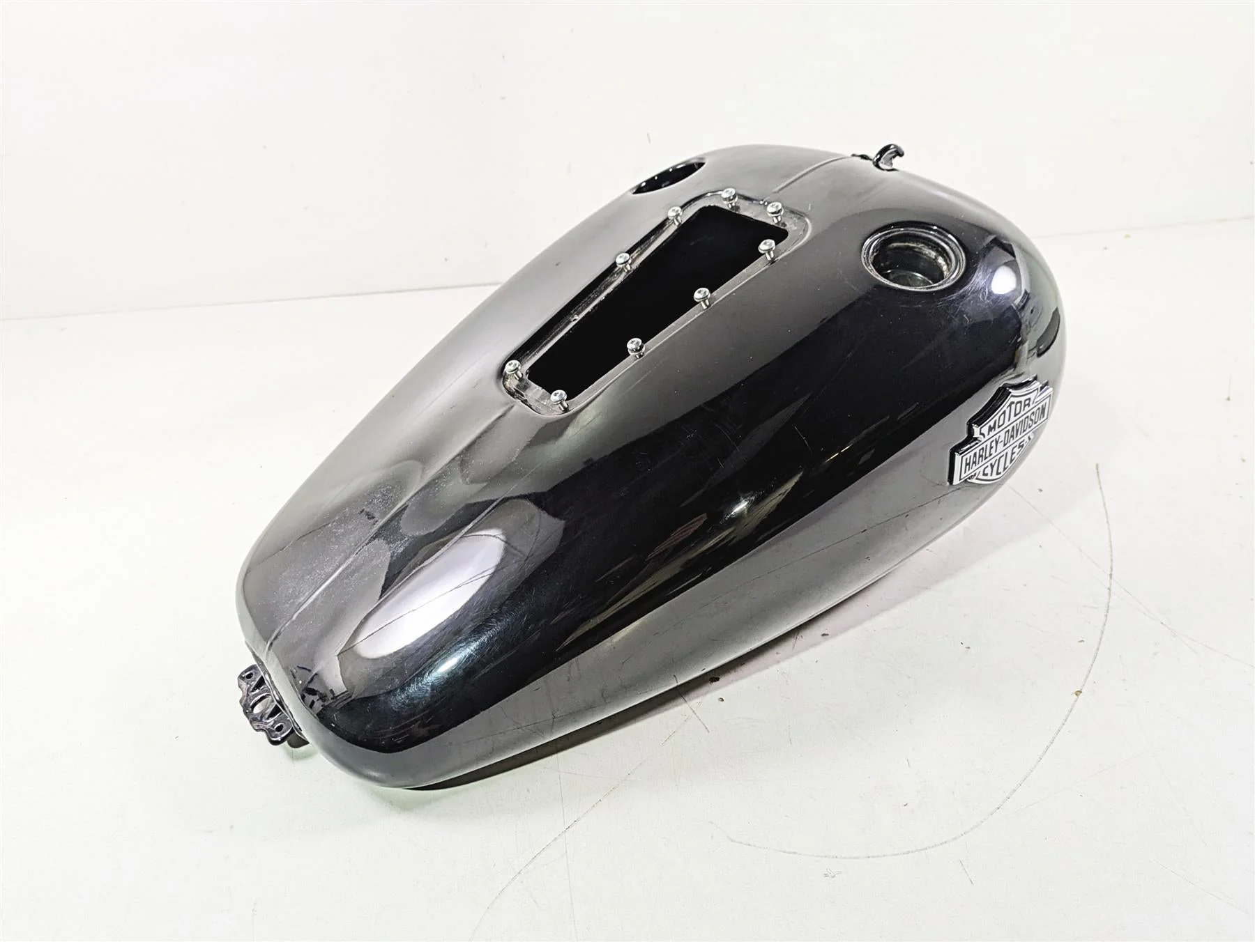 2009 Harley FXCWC Softail Rocker Fuel Gas Petrol Tank - Read 62105-08 - Image 12