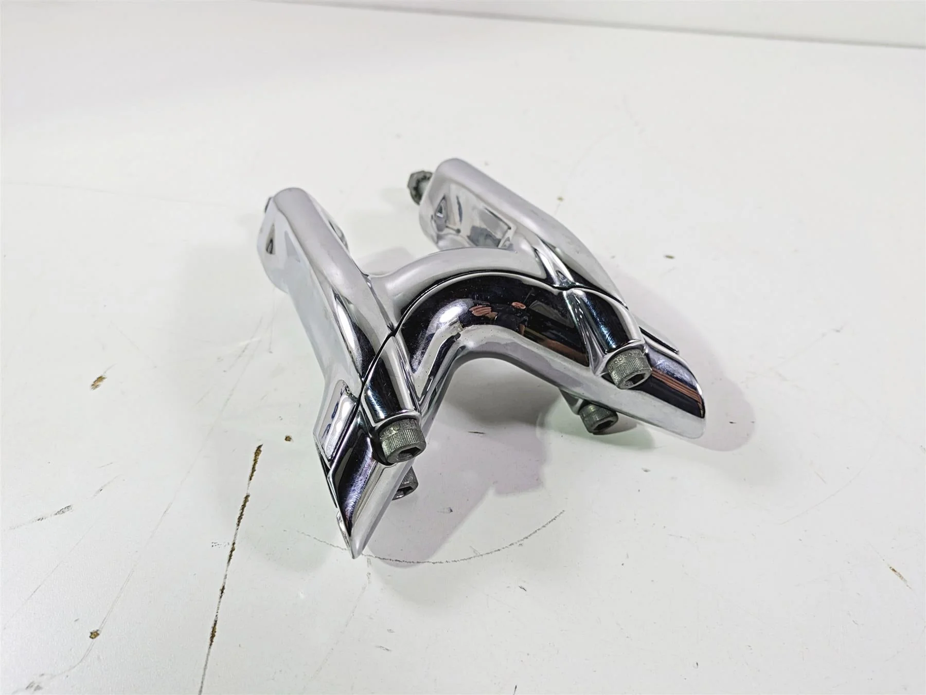 2009 Harley FXCWC Softail Rocker Handlebar Riser Mount - Read 56407-08 - Image 10