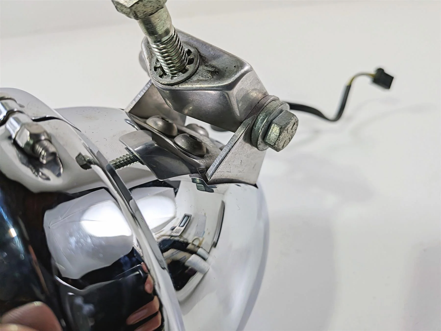 2009 Harley FXCWC Softail Rocker Headlight Head Light Lamp & Mount 69453-08 - Image 9
