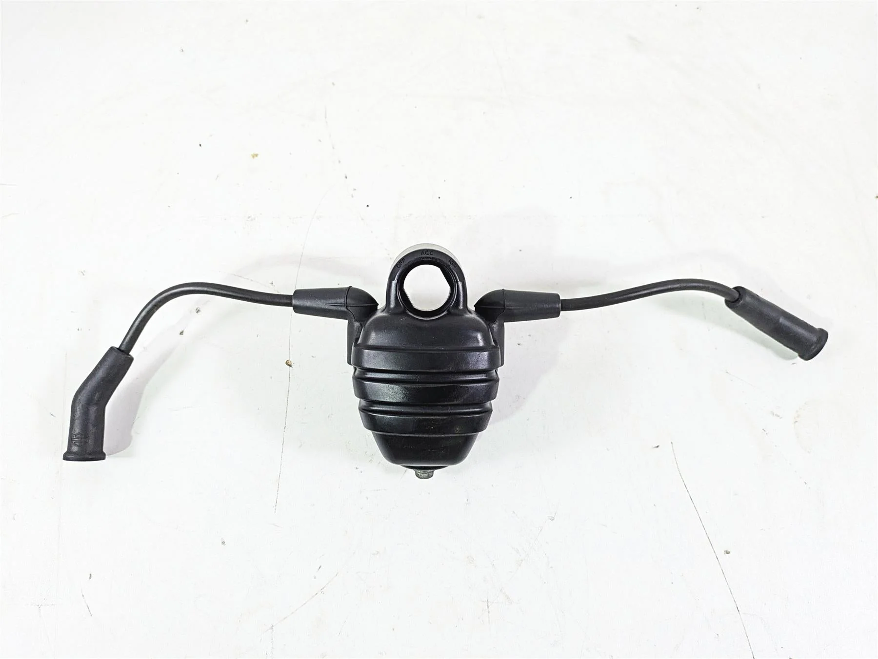 2009 Harley FXCWC Softail Rocker Ignition Coil Wires Plug Set 31684-08 - Image 5