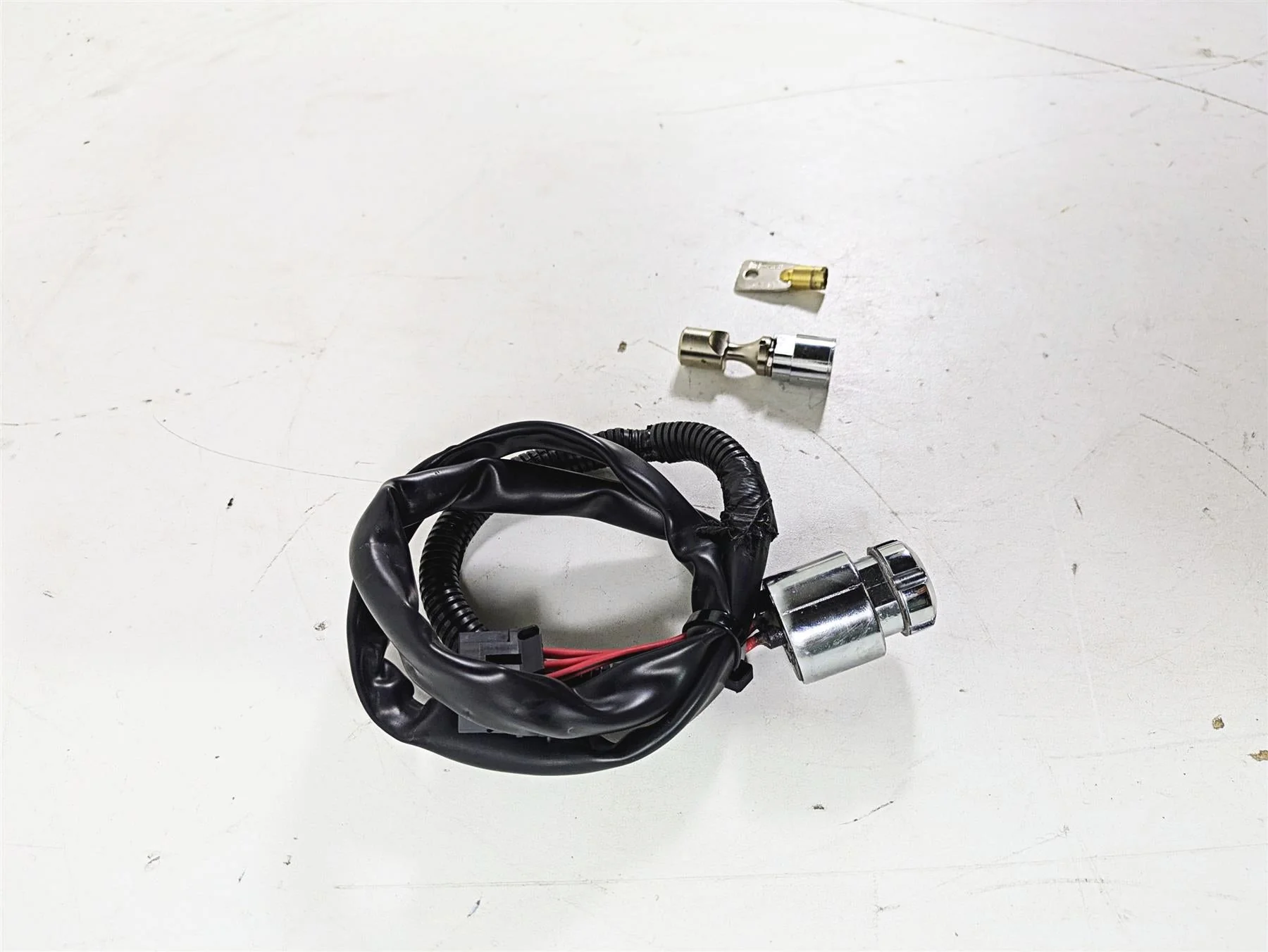 2009 Harley FXCWC Softail Rocker Ignition Switch Key Lock Set 71792-08 - Image 2