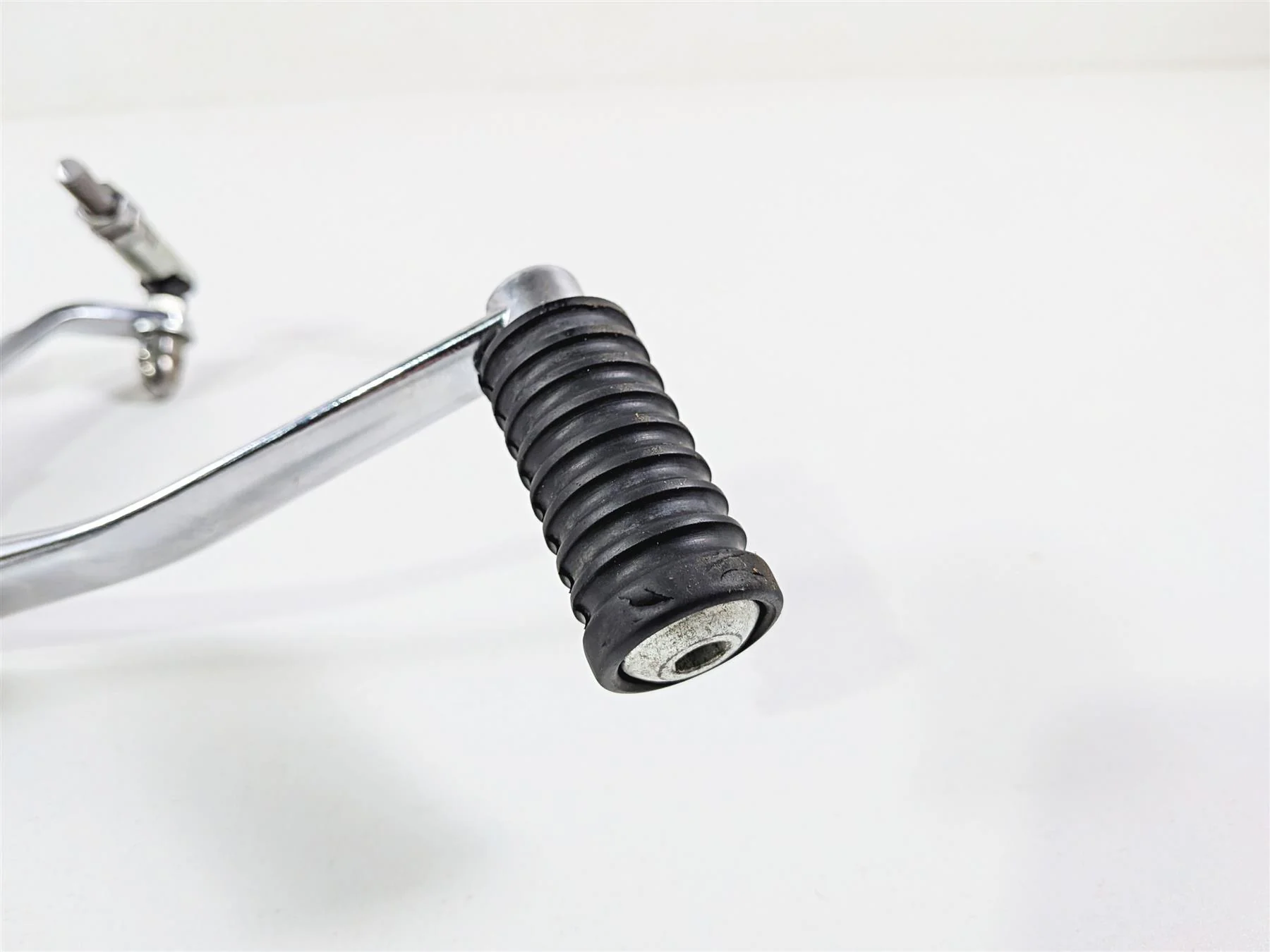 2009 Harley FXCWC Softail Rocker Left Front Footpeg Mount & Shifter 33751-08COZ - Image 7