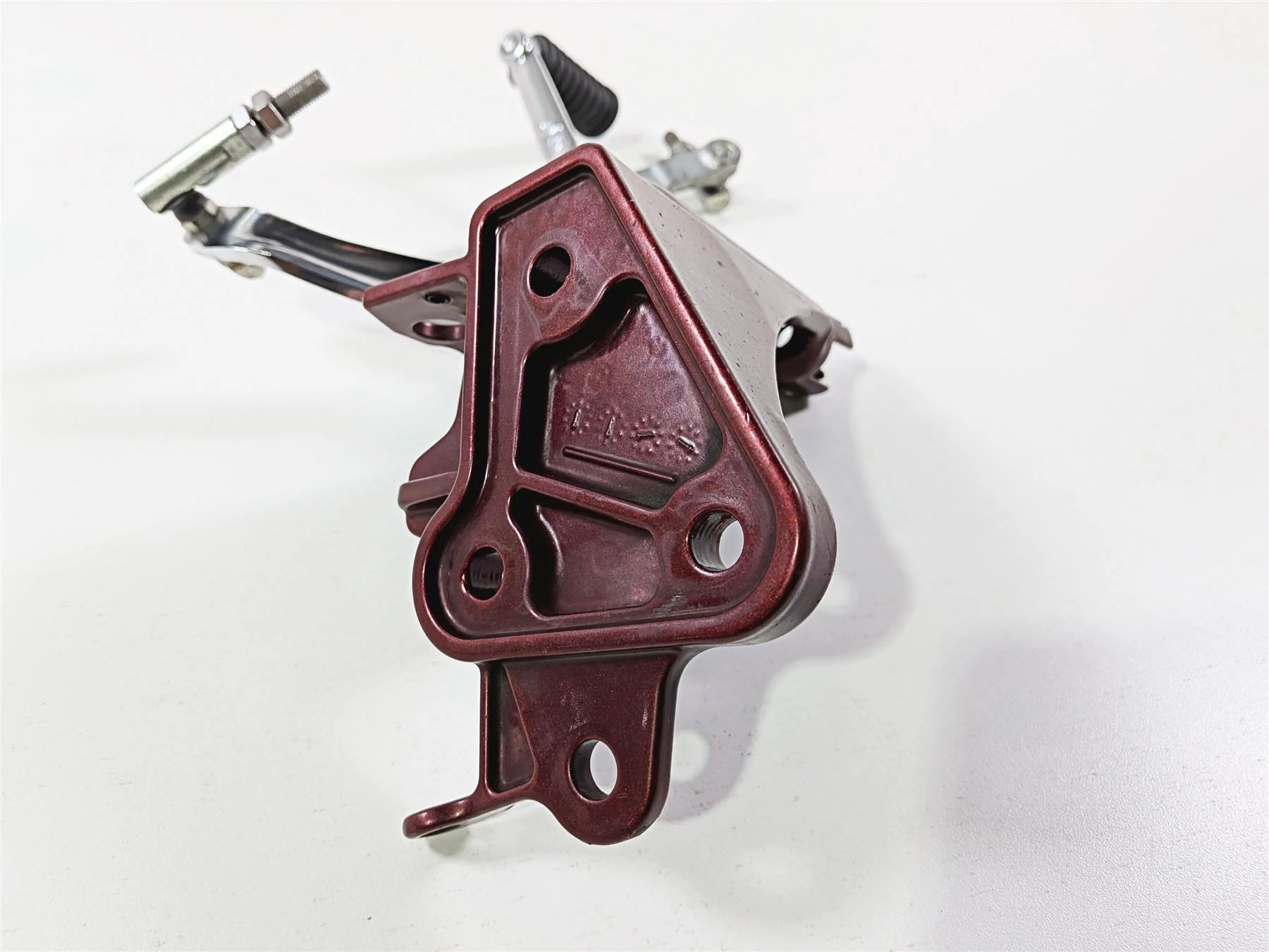 2009 Harley FXCWC Softail Rocker Left Front Footpeg Mount & Shifter 33751-08COZ - Image 8