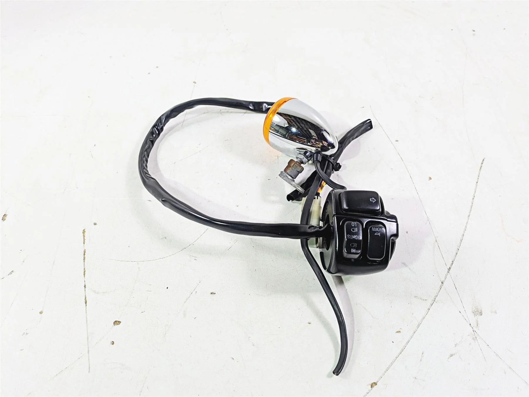 2009 Harley FXCWC Softail Rocker Left Hand Control Switch + Turn Signal 71682-06 - Image 4