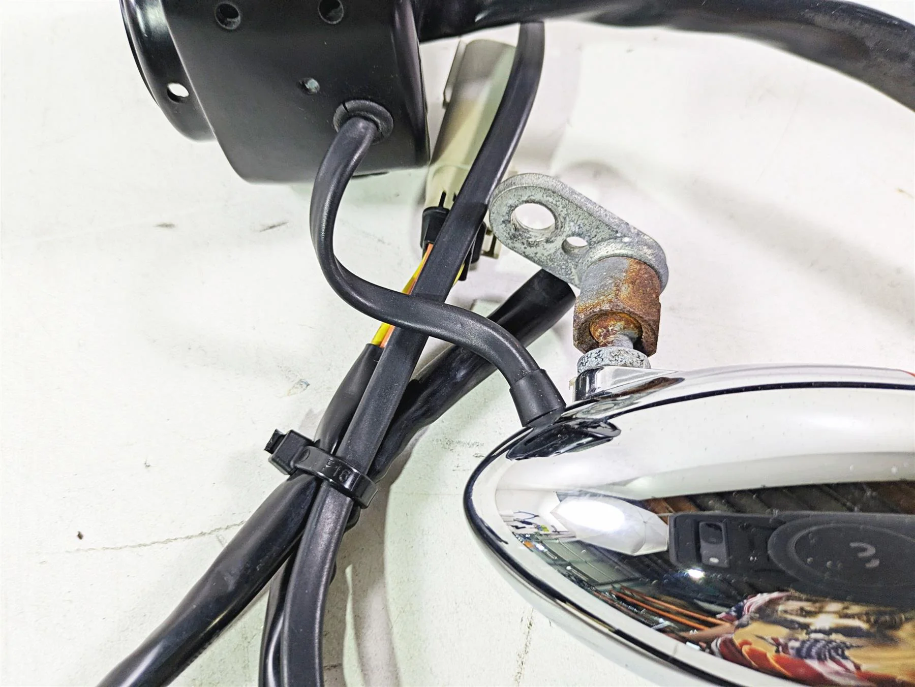 2009 Harley FXCWC Softail Rocker Left Hand Control Switch + Turn Signal 71682-06 - Image 9