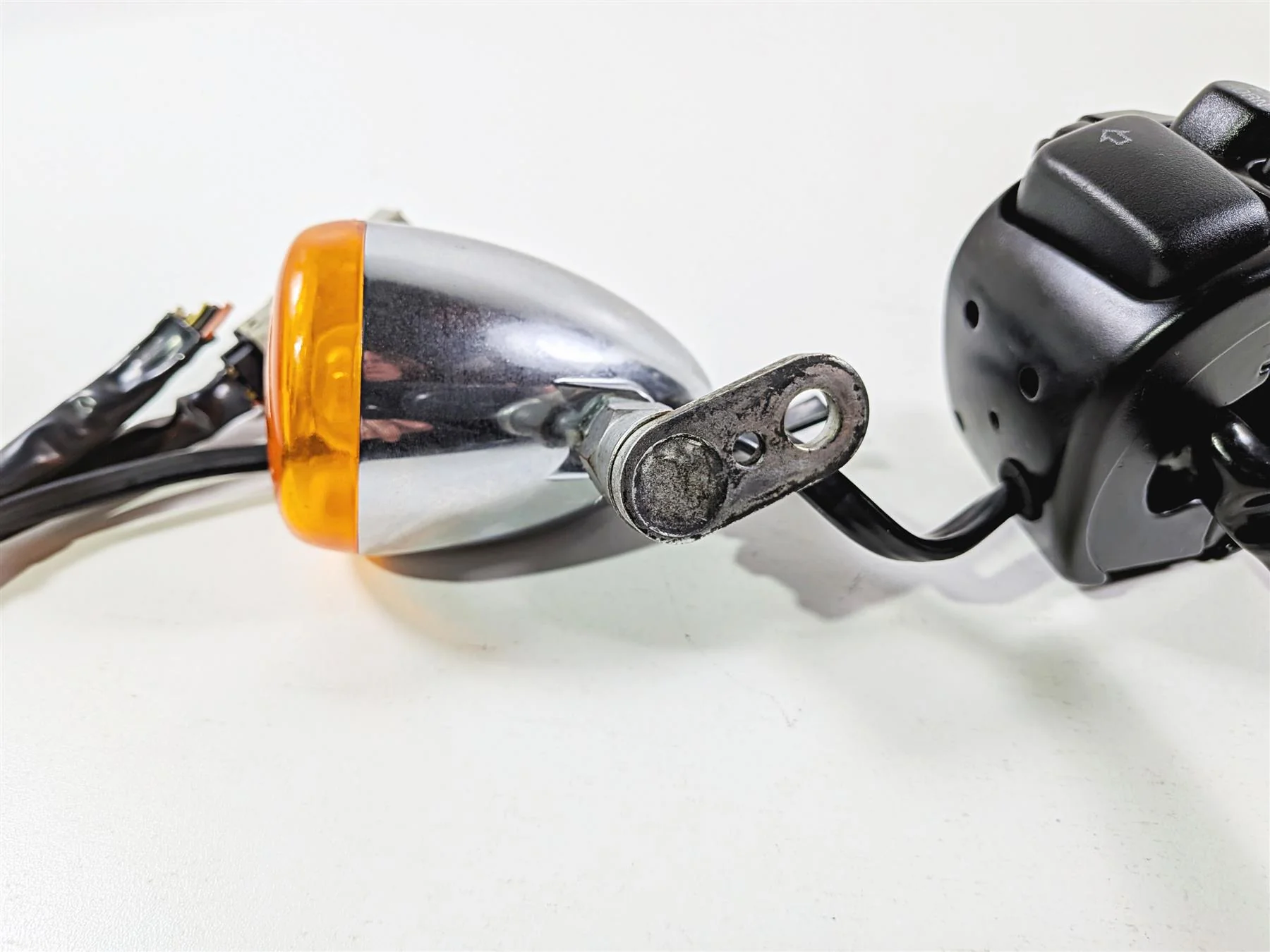 2009 Harley FXCWC Softail Rocker Left Hand Control Switch Turn Signal 71682-06 - Image 10