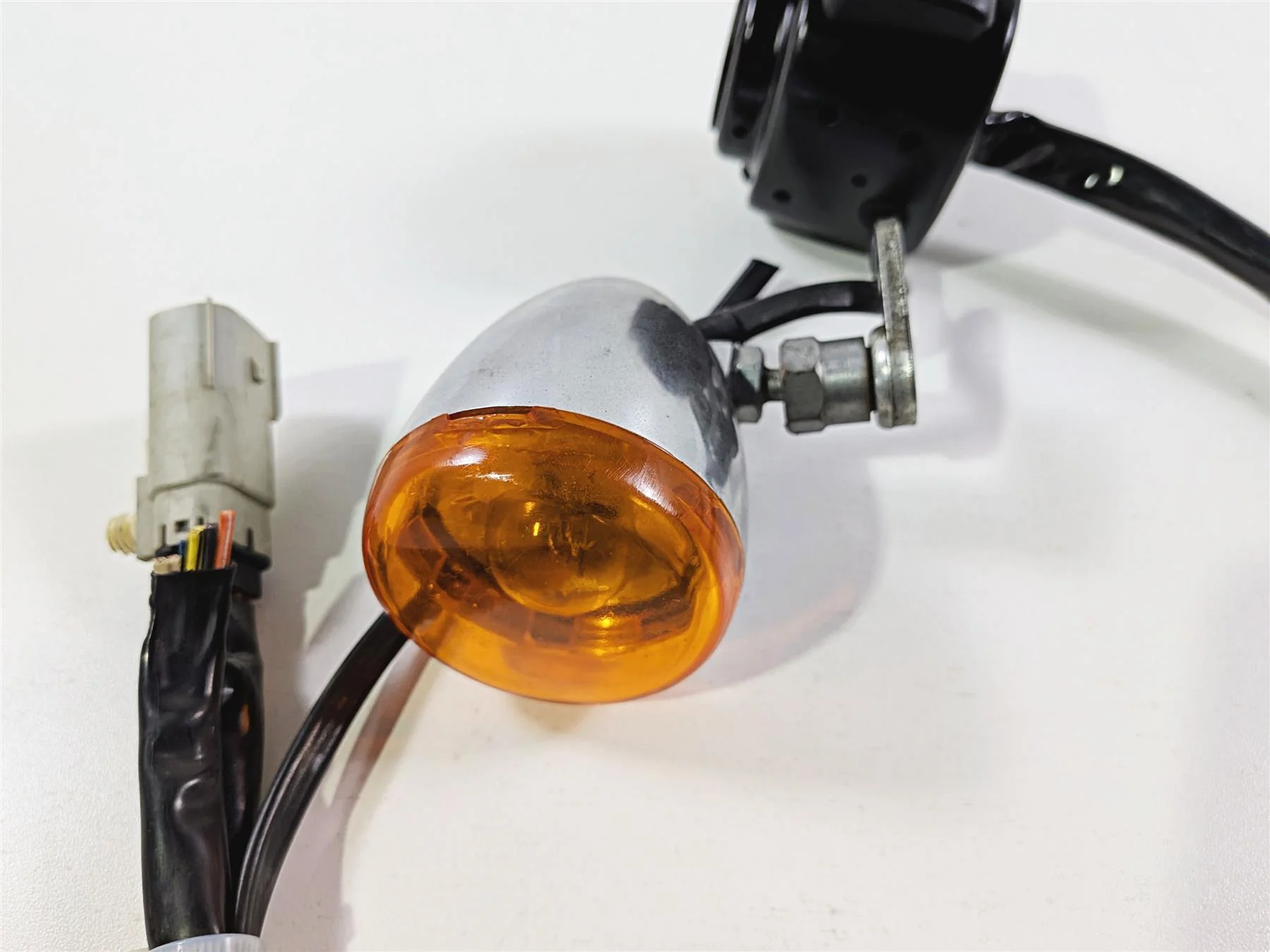 2009 Harley FXCWC Softail Rocker Left Hand Control Switch Turn Signal 71682-06 - Image 9