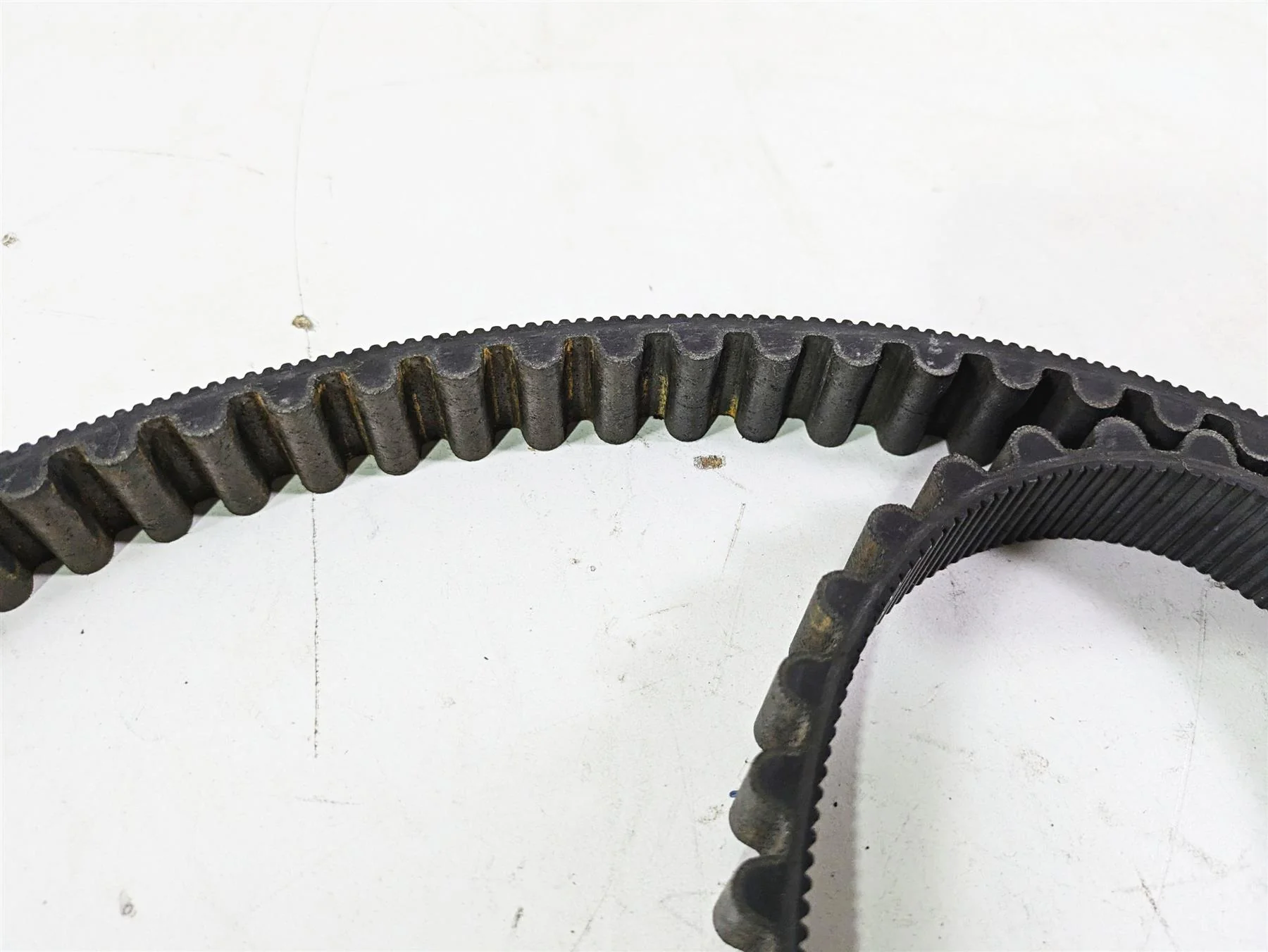 2009 Harley FXCWC Softail Rocker Main Drive Belt 133T 1" 40058-07 - Image 9