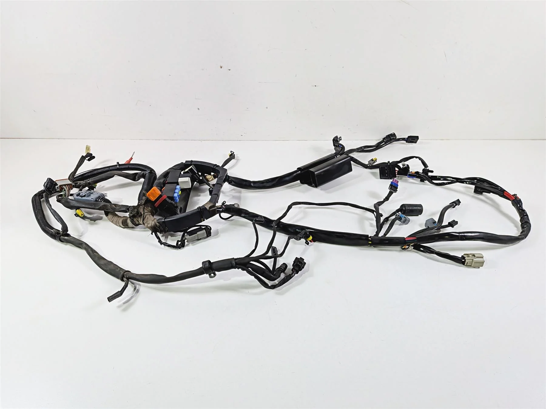 2009 Harley FXCWC Softail Rocker Main Wiring Harness Loom - No Cuts 70452-08