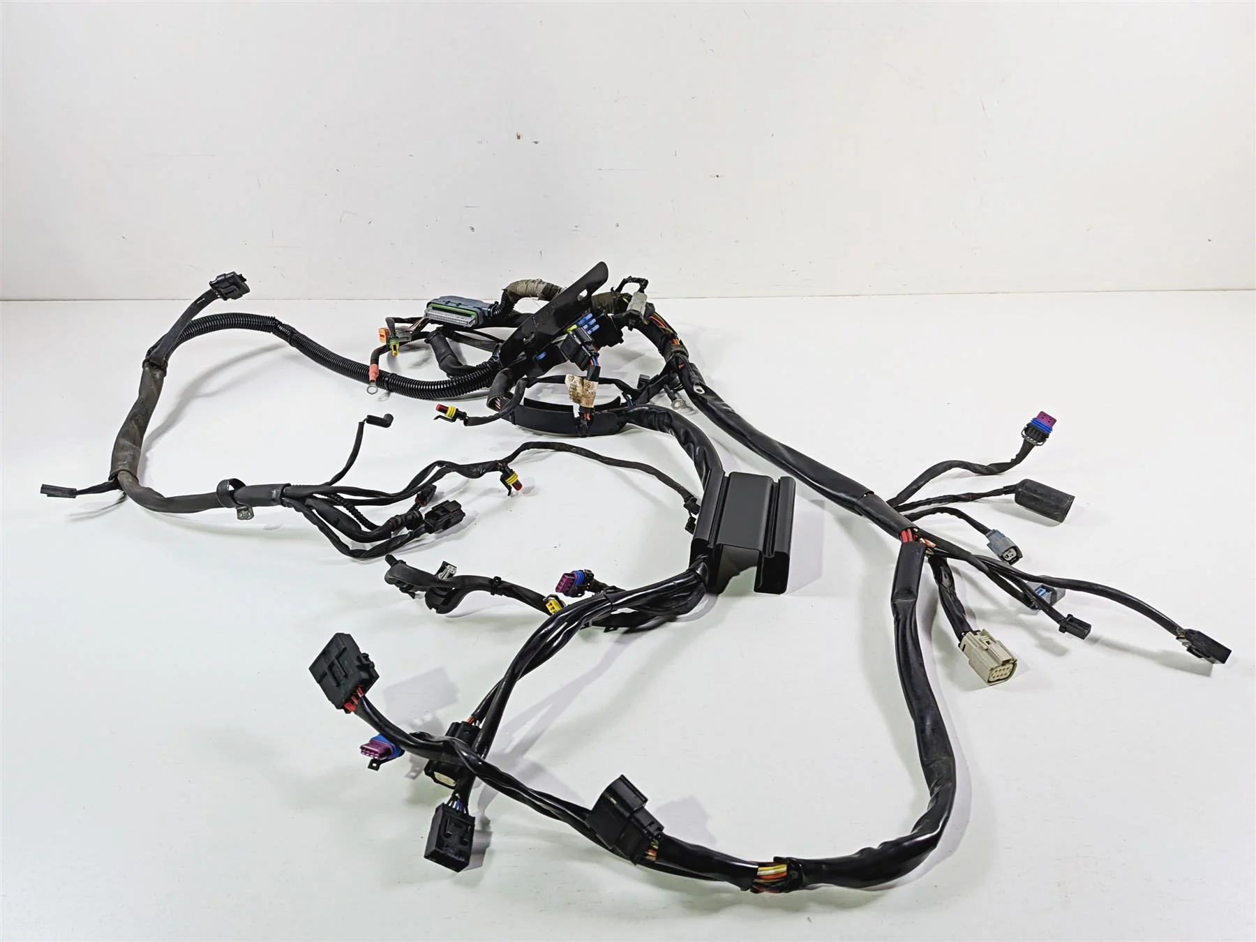 2009 Harley FXCWC Softail Rocker Main Wiring Harness Loom - No Cuts 70452-08 - Image 12
