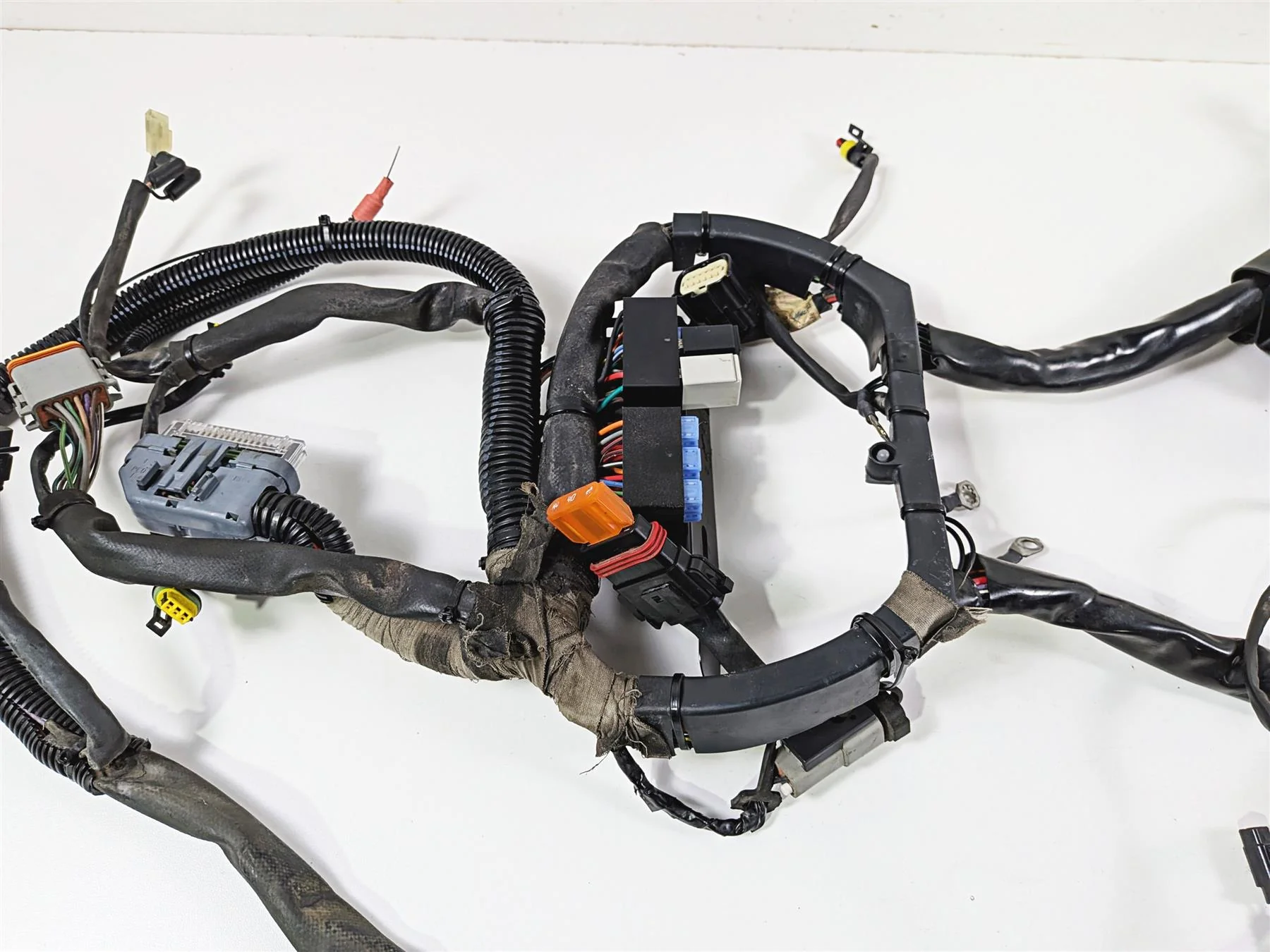 2009 Harley FXCWC Softail Rocker Main Wiring Harness Loom - No Cuts 70452-08 - Image 3