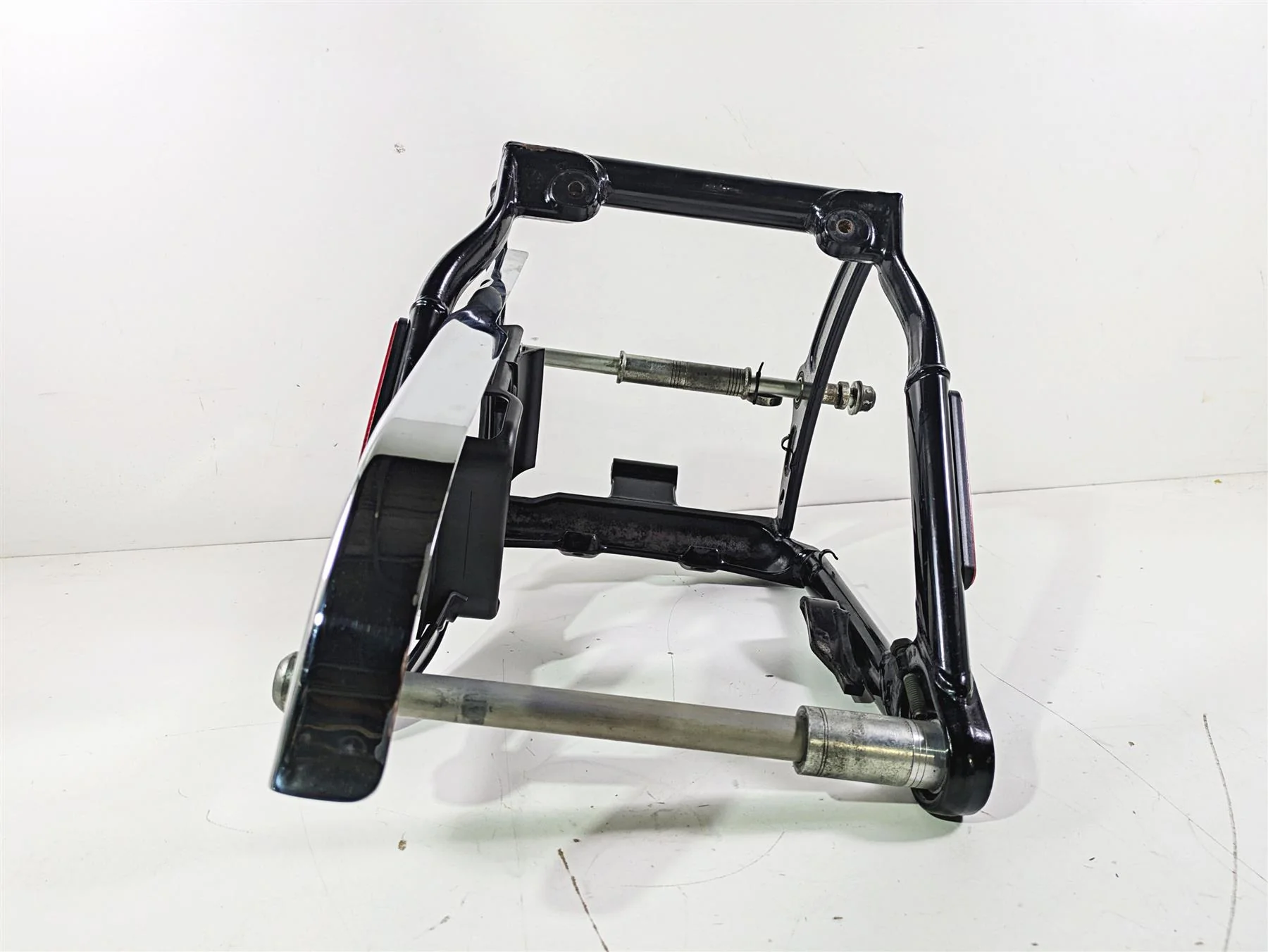 2009 Harley FXCWC Softail Rocker Rear Suspension Swingarm Swing Arm 47694-09 - Image 4