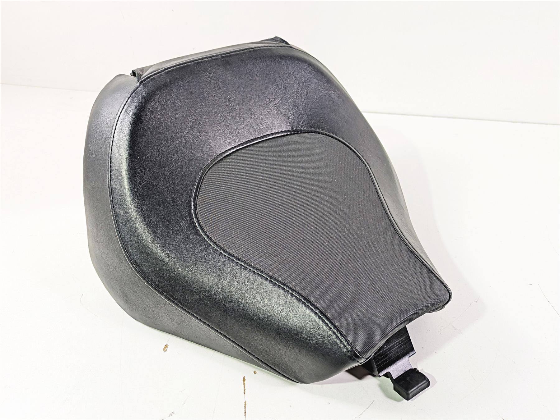 2009 Harley FXCWC Softail Rocker Rider Driver Seat Saddle 51476-08B