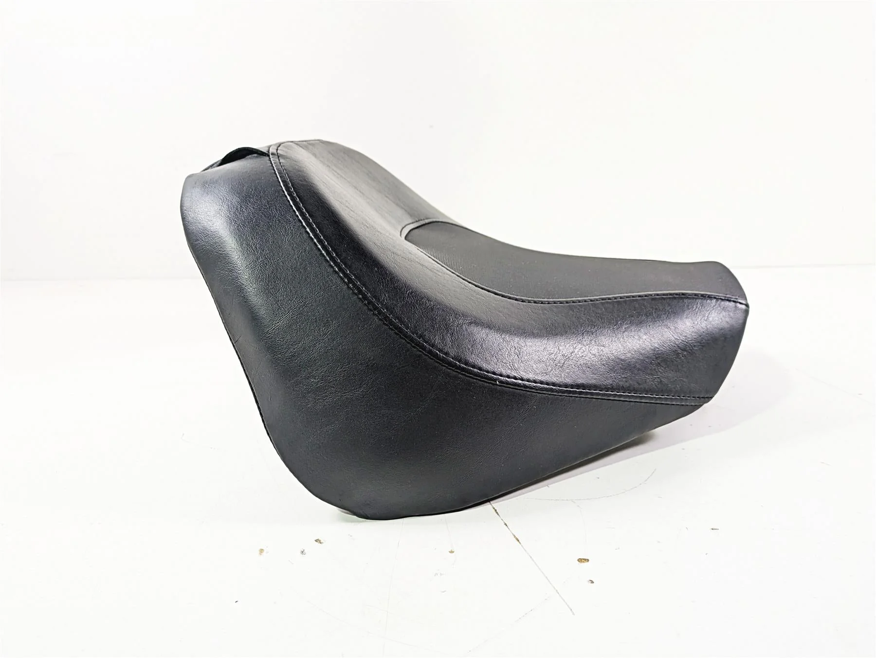 2009 Harley FXCWC Softail Rocker Rider Driver Seat Saddle 51476-08B - Image 2