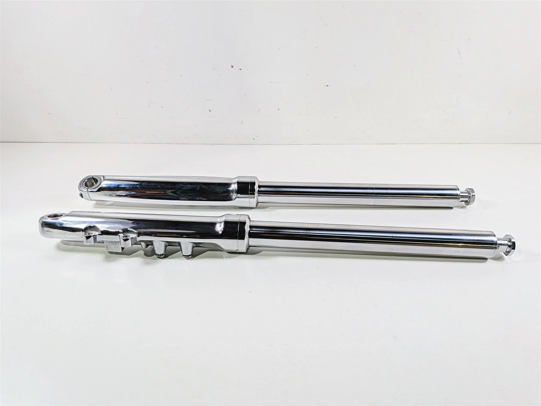 2009 Harley FXCWC Softail Rocker Straight Chrome Front Fork Leg Set 46950-08 - Image 2