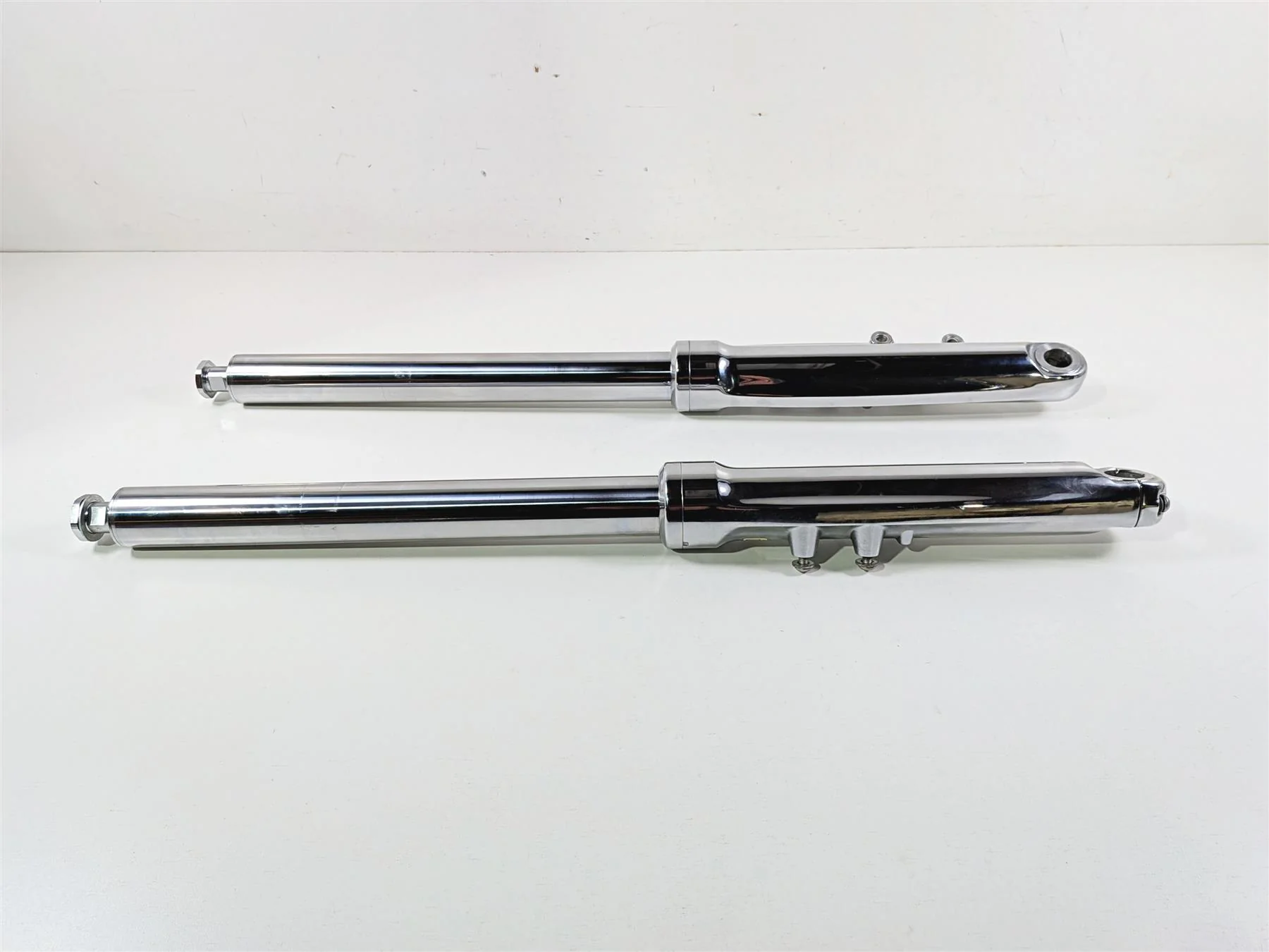 2009 Harley FXCWC Softail Rocker Straight Chrome Front Fork Leg Set 46950-08 - Image 4