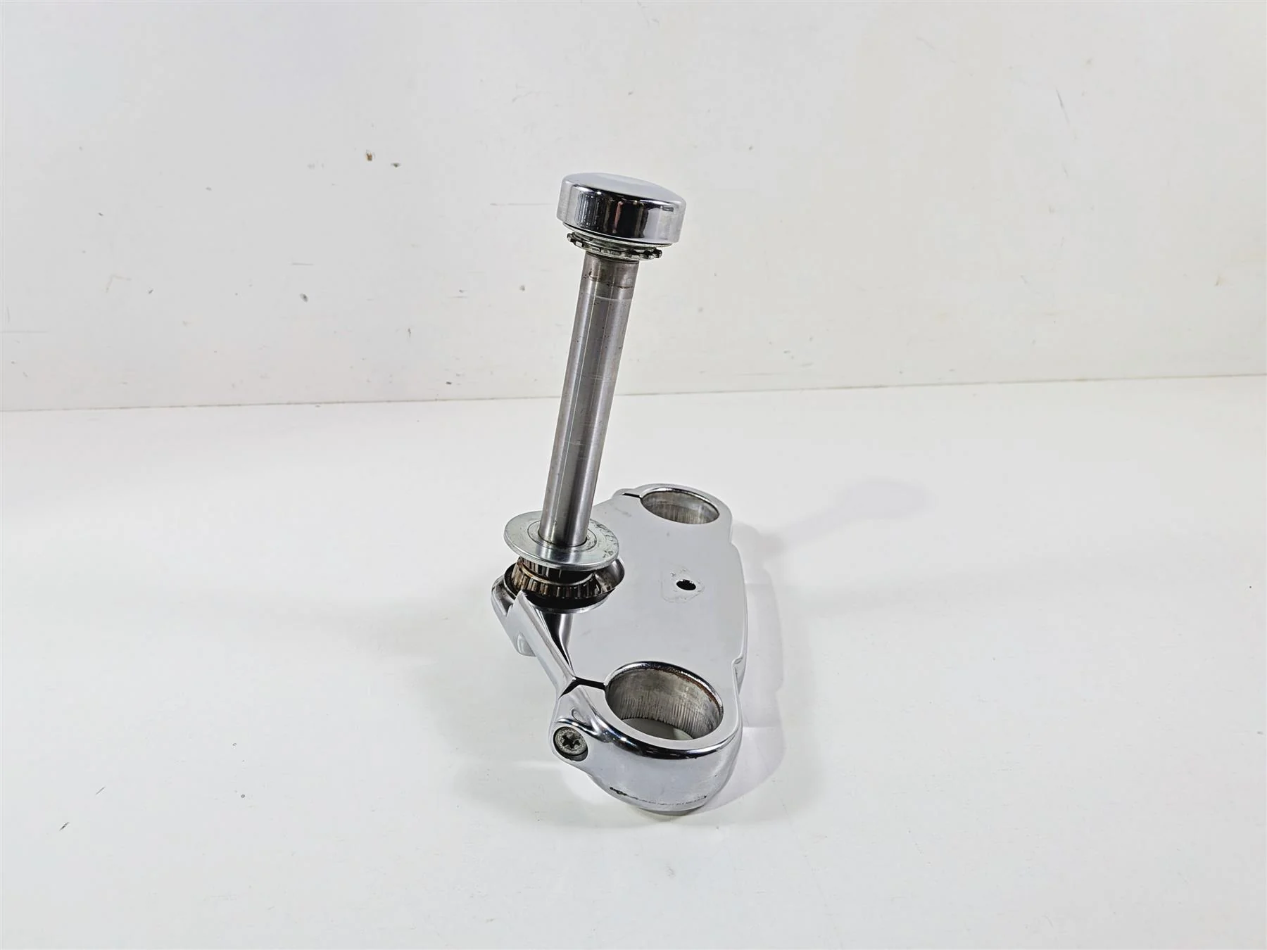 2009 Harley FXCWC Softail Rocker Straight Chrome Lower Triple Tree 46638-08 - Image 2