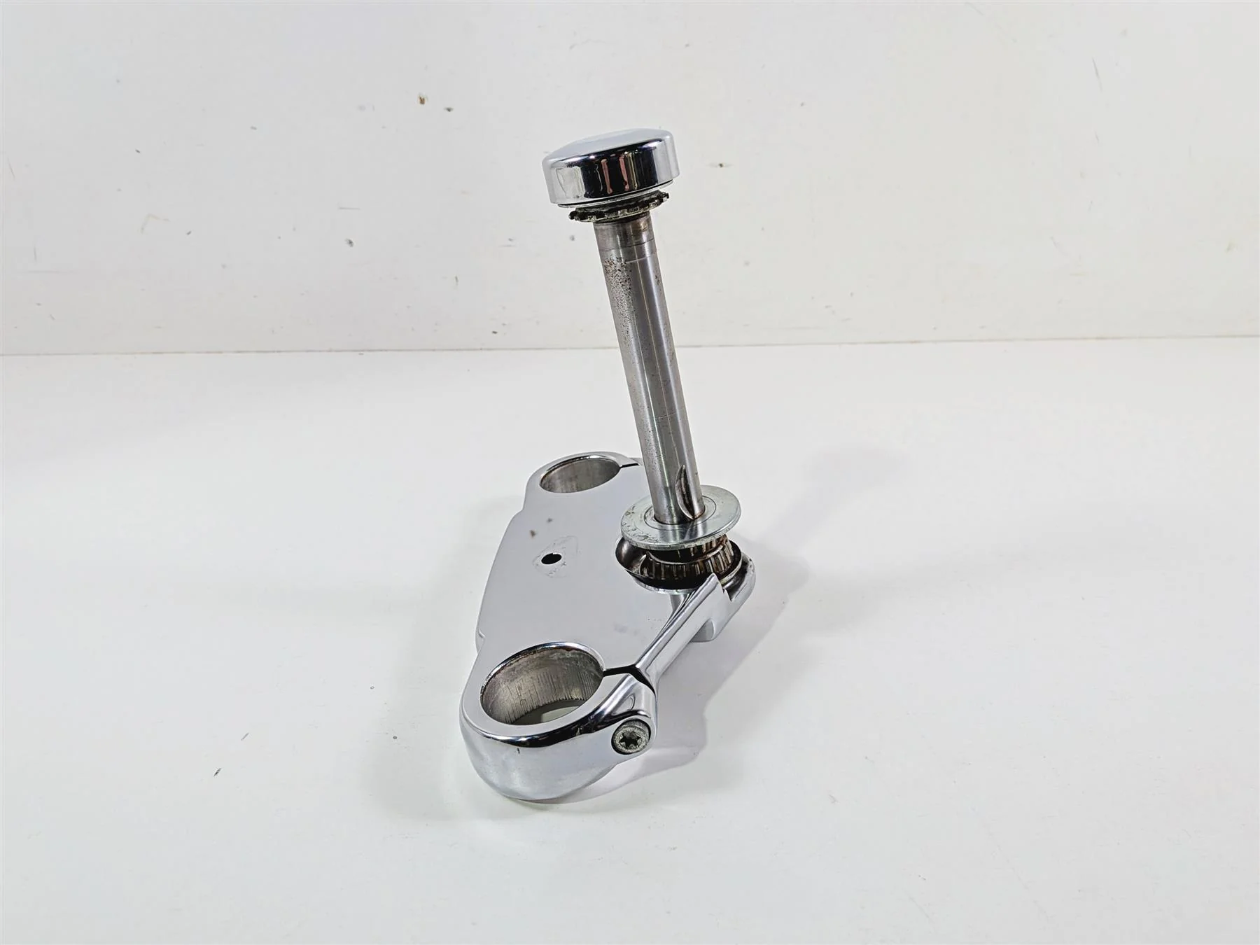 2009 Harley FXCWC Softail Rocker Straight Chrome Lower Triple Tree 46638-08 - Image 4