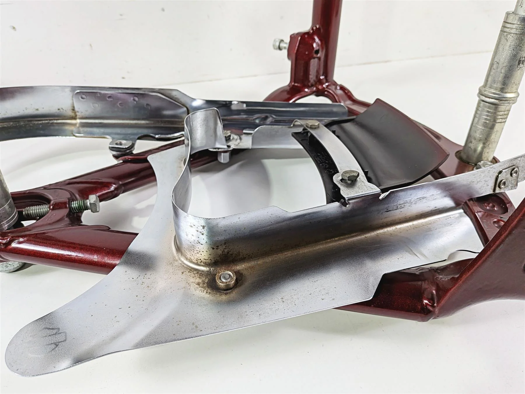 2009 Harley FXCWC Softail Rocker Swingarm Swing Arm + Axle 47694-09 47628-08 - Image 9