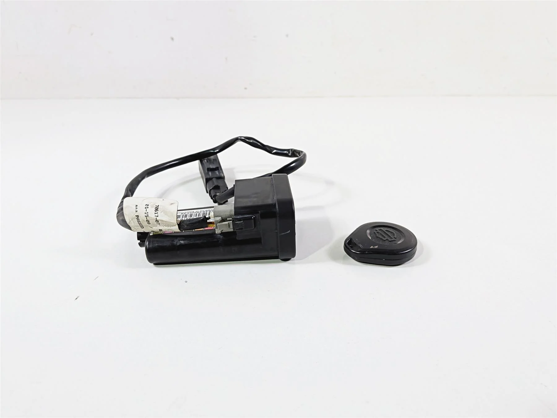 2009 Harley FXCWC Softail Rocker Tssm Turn Signal Security Module + Fob 69976-08 - Image 5