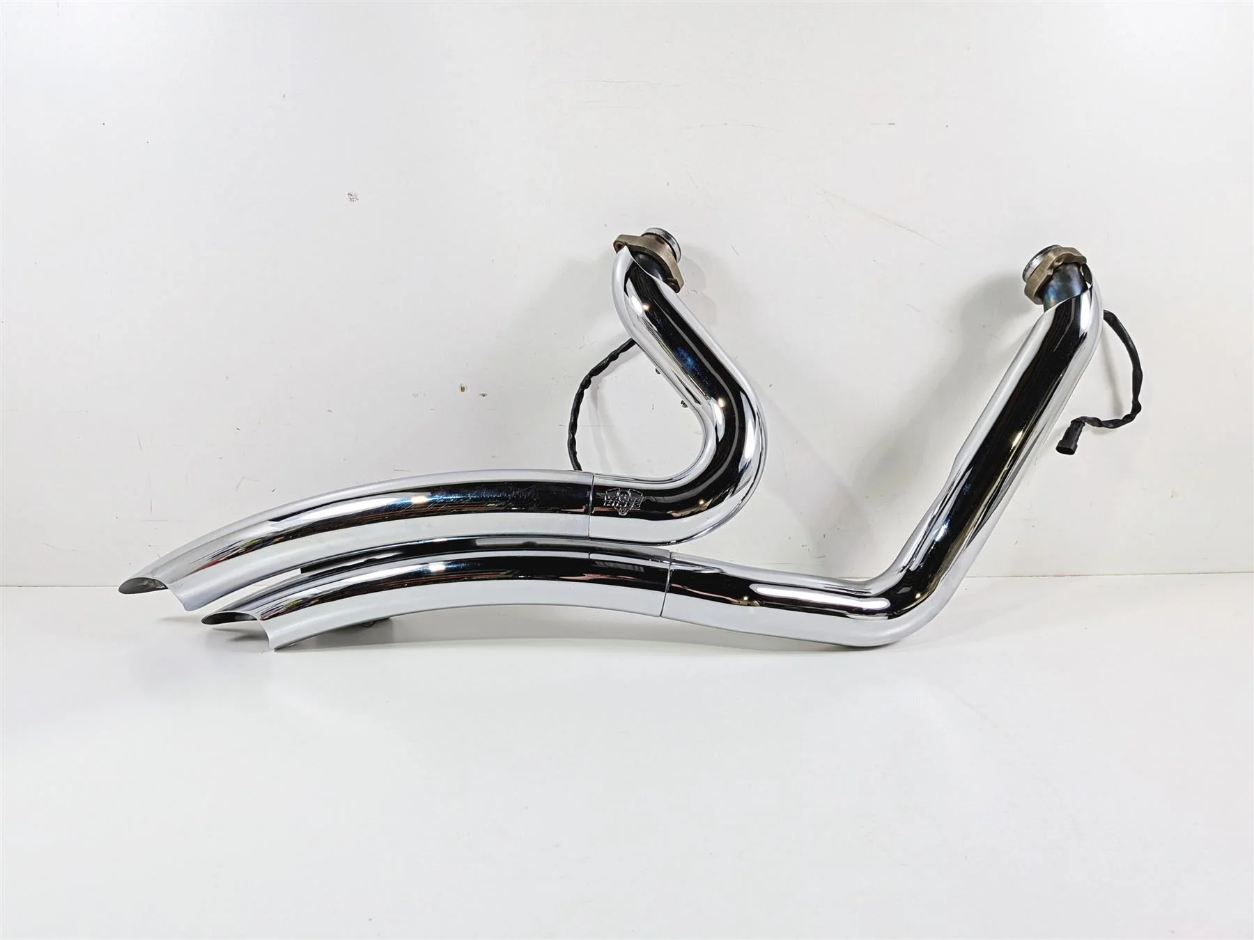 2009 Harley FXCWC Softail Rocker Vance & Hines Big Radius Exhaust System 26079