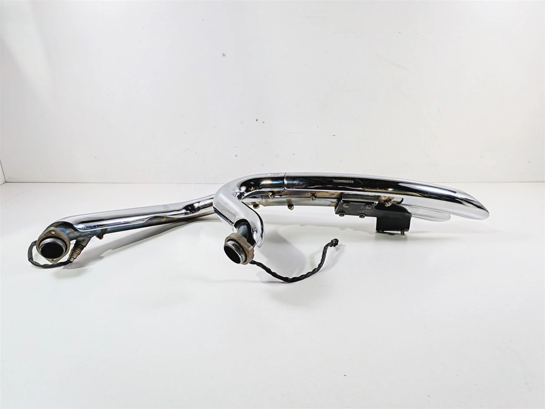 2009 Harley FXCWC Softail Rocker Vance & Hines Big Radius Exhaust System 26079 - Image 4