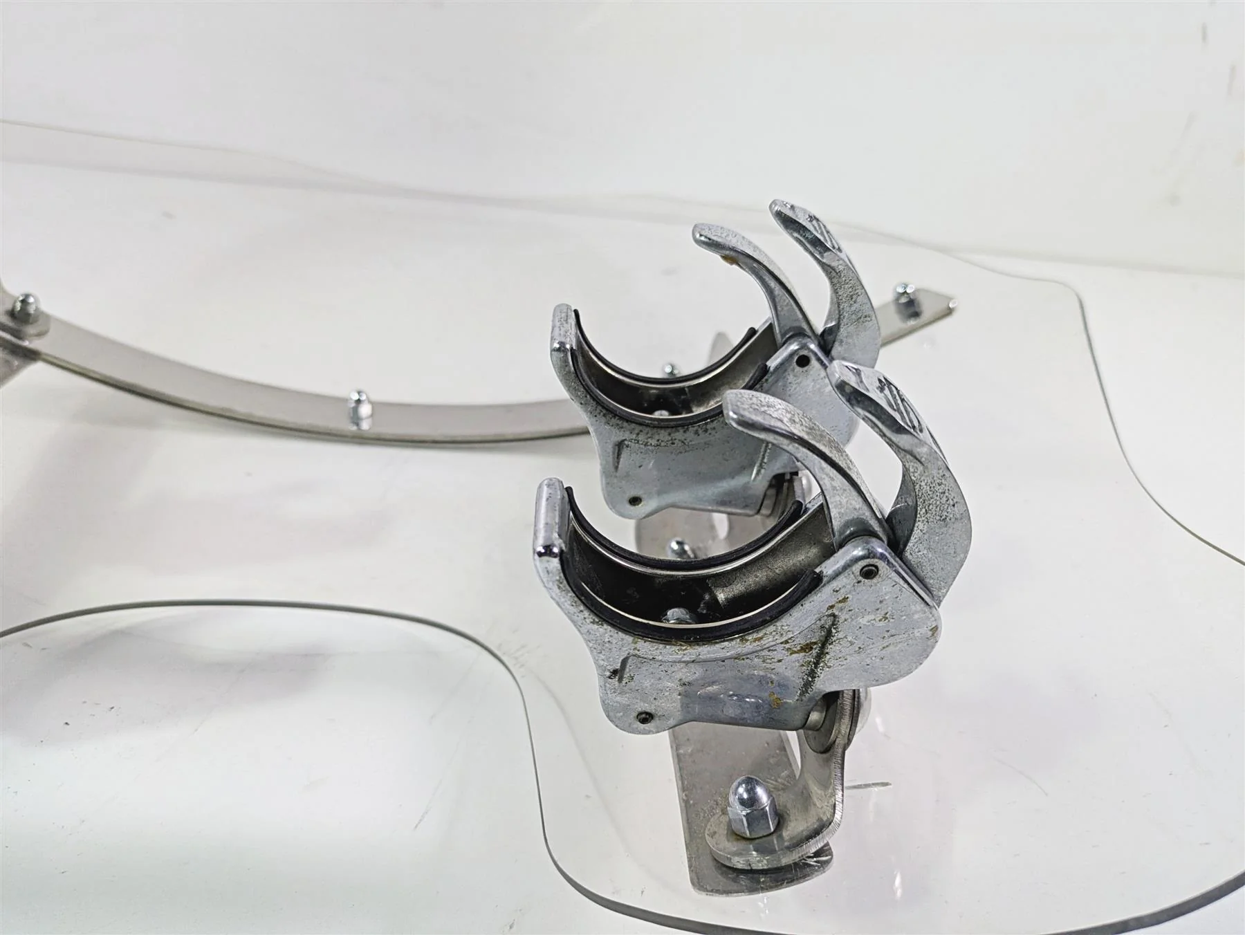 2009 Harley FXDC Dyna Super Glide 27" Windshield & Quick Release Set 58570-96 - Image 7