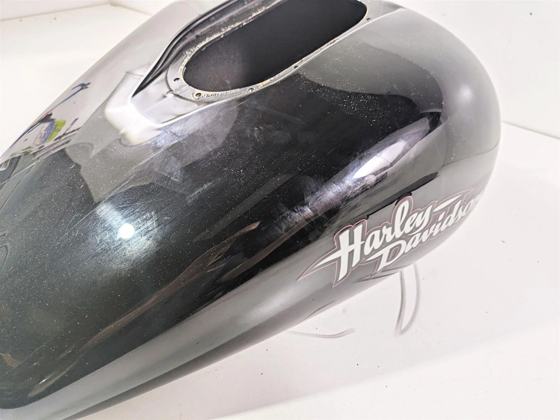 2009 Harley FXDC Dyna Super Glide Fuel Gas Petrol Tank Reservoir - Read 61590-04B - Image 10
