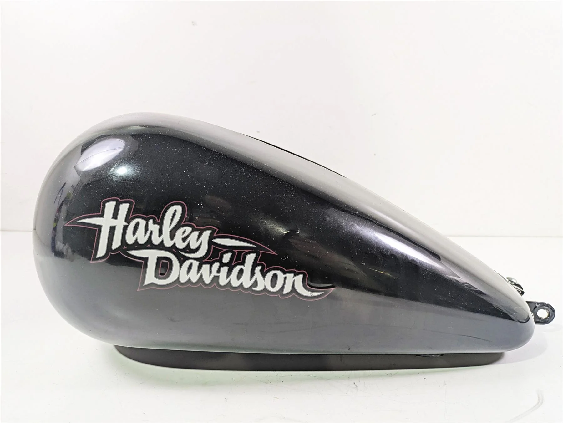 2009 Harley FXDC Dyna Super Glide Fuel Gas Petrol Tank Reservoir - Read 61590-04B - Image 2