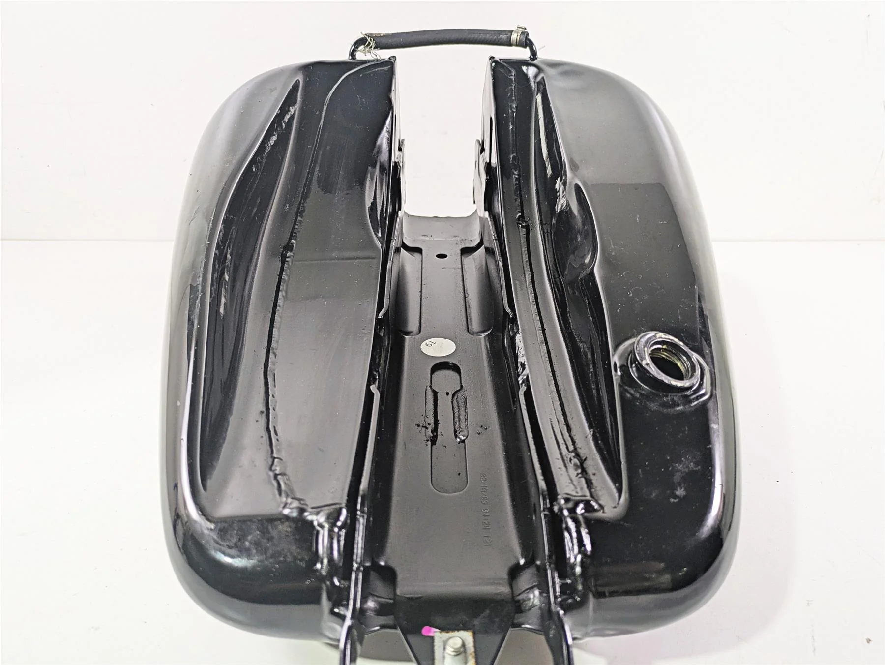 2009 Harley FXDC Dyna Super Glide Fuel Gas Petrol Tank Reservoir - Read 61590-04B - Image 5