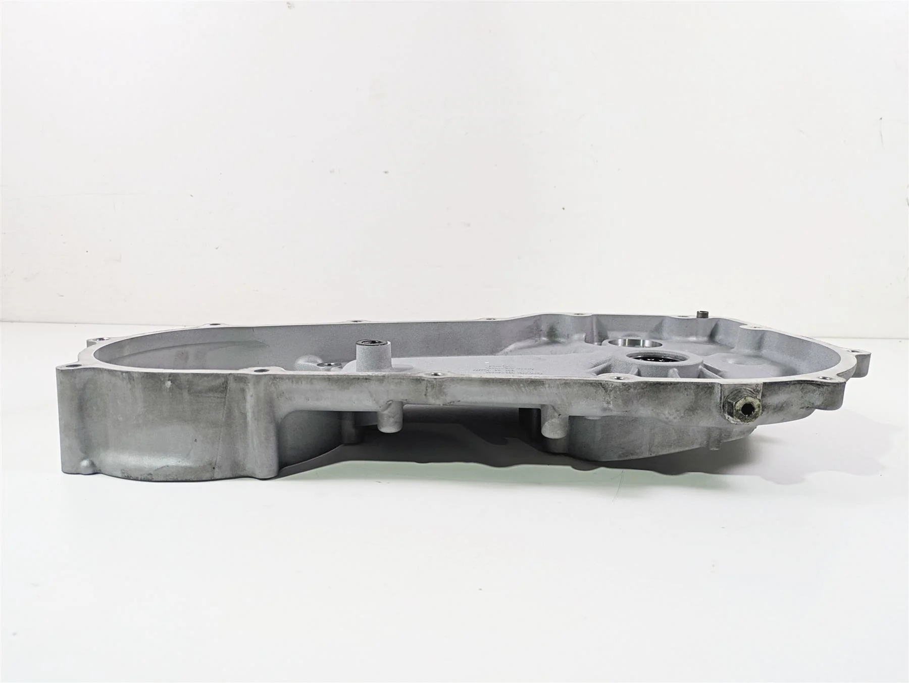 2009 Harley FXDC Dyna Super Glide Inner Primary Drive Clutch Cover Mid 60681-06B - Image 4