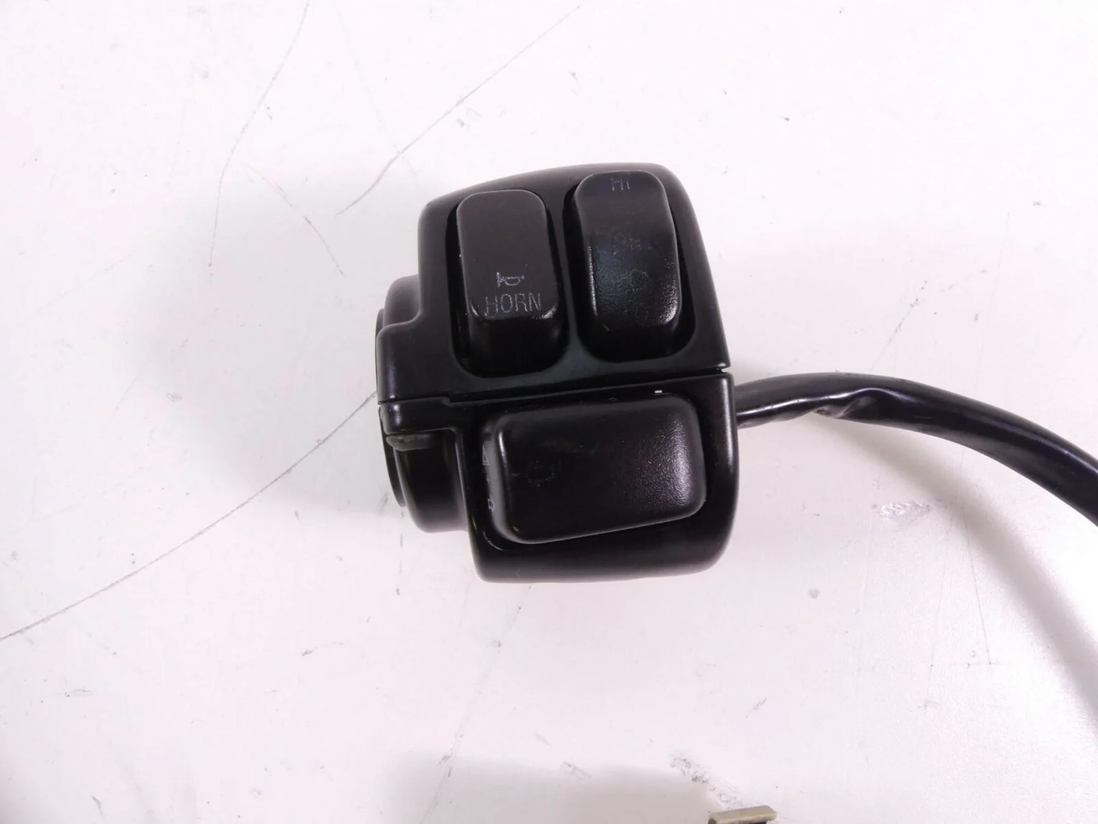 2009 Harley FXDC Dyna Super Glide Left Control Horn Turn Signal Switch 71682-06A - Image 3